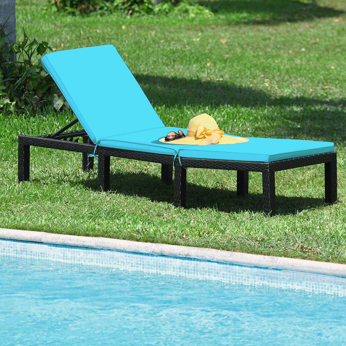 Premium Outdoor Rattan Lounge Chair - Adjustable Reclining Wicker Chaise with Cushion for Patio, Poolside & Garden Relaxation | Durable Weather-Resistant Patio Furniture for Backyard, Deck & Sunbathing