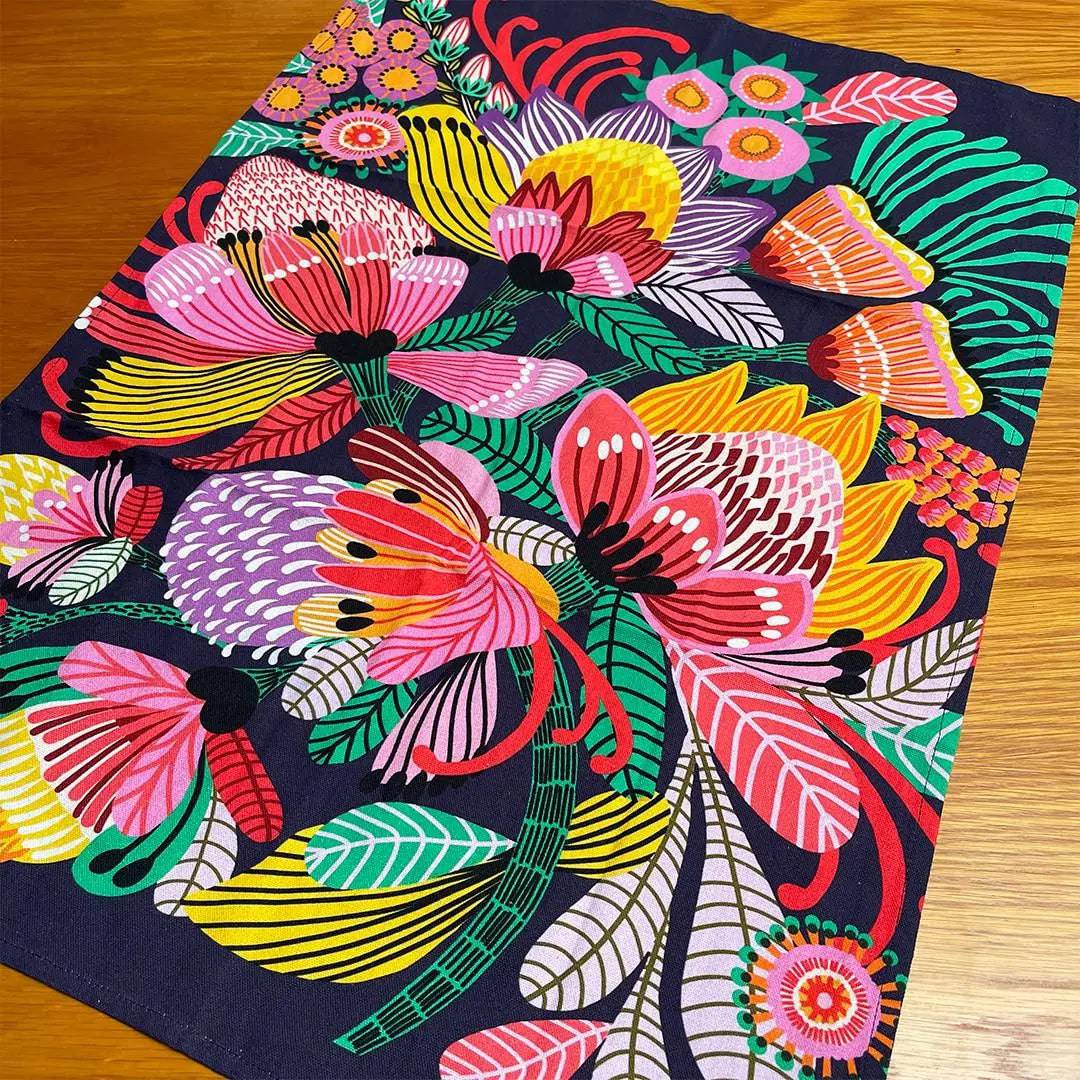 Premium Wild Proteas Printed Kitchen Tea Towel - Soft Absorbent Dish Towel for Drying Dishes, Cleaning Countertops - Perfect for Kitchen, Dining, and Gift Giving
