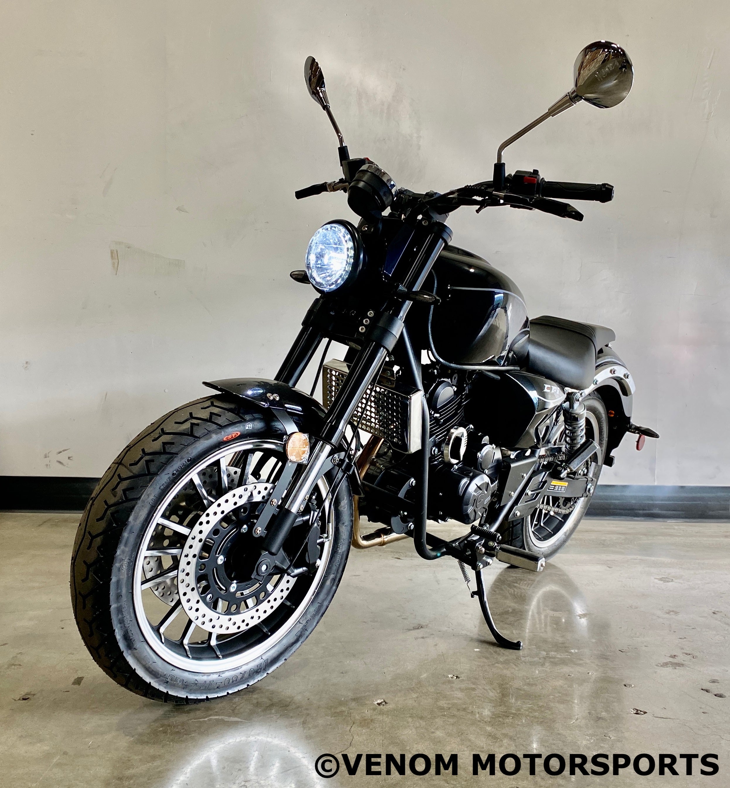 Venom Cruiser 250cc Chopper Motorcycle - Fuel Injected Engine, 6-Speed Transmission for Urban Commuting & Highway Cruising