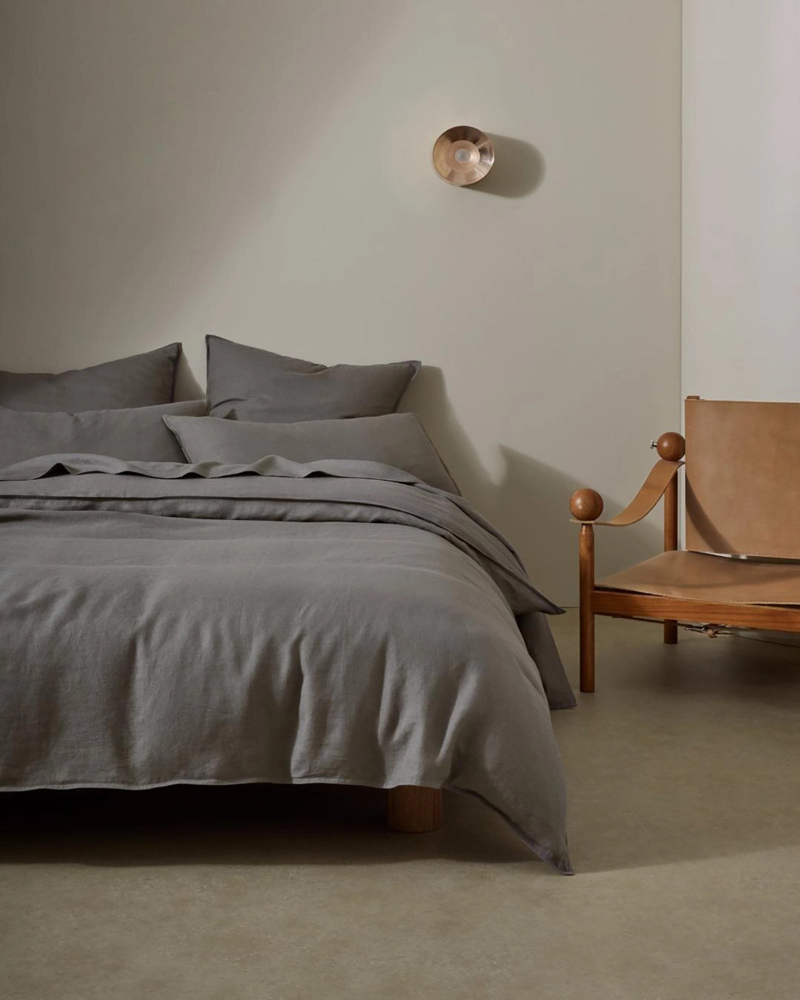 Premium Ravello Pillowcase Set - Soft & Breathable Charcoal Gray Bedding - Perfect for Master Bedroom, Guest Room & Luxury Hotels