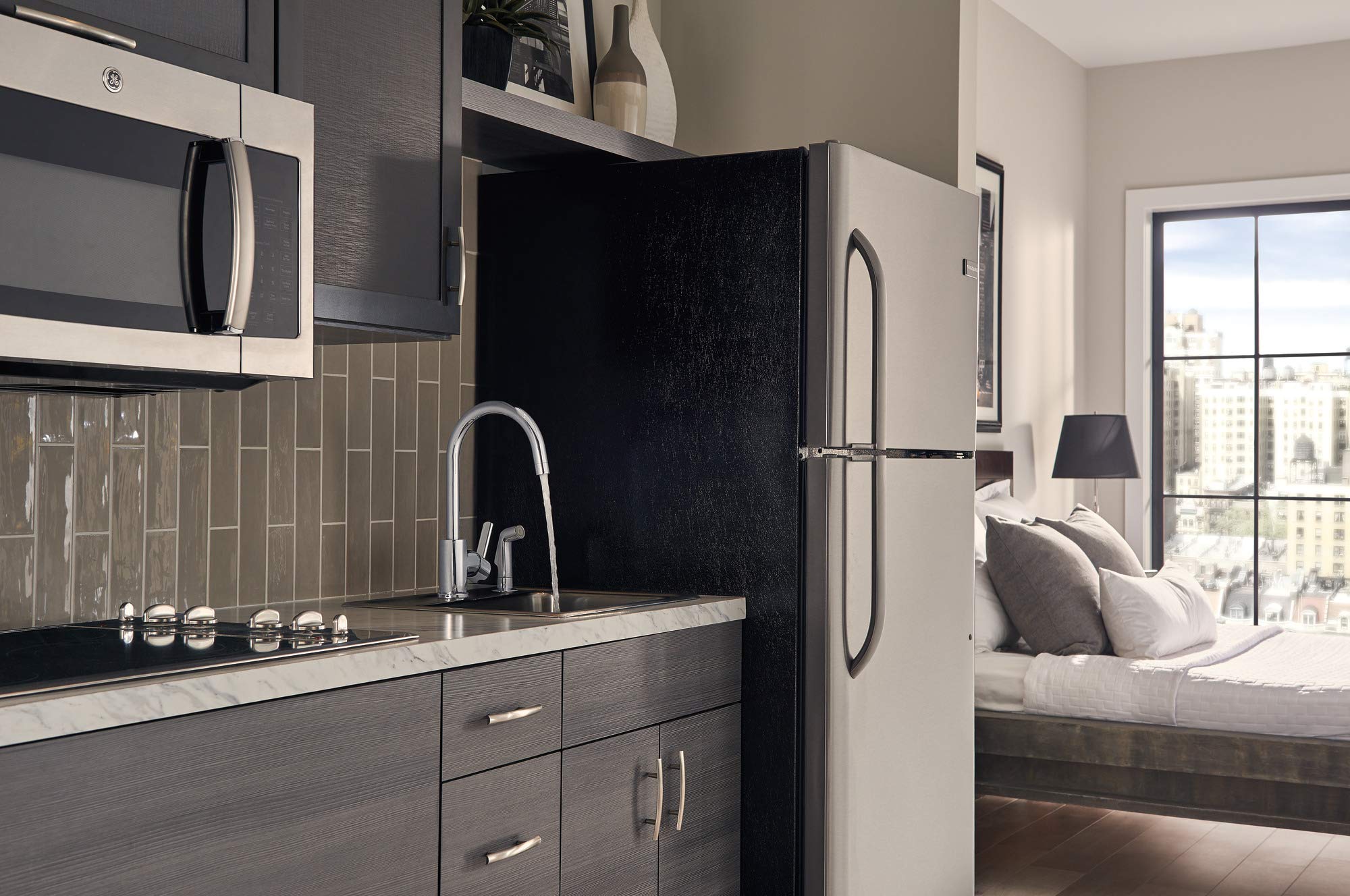 Peerless P199152LF-BL Matte Black Single-Handle Deck Mount Kitchen Faucet with Pull-Down Sprayer - Perfect for Modern Farmhouse & Contemporary Kitchen Renovations
