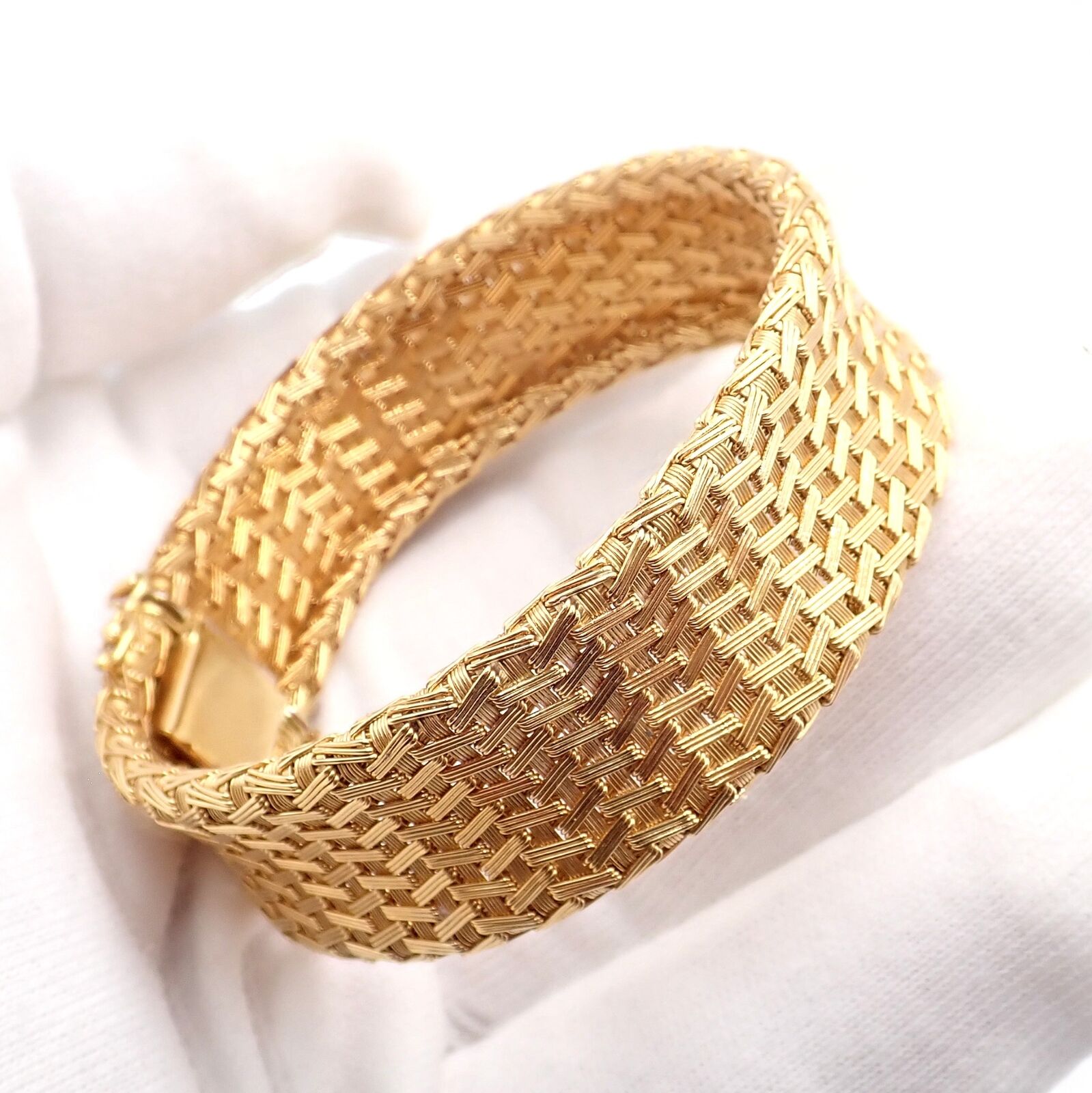 Authentic Roberto Coin 18k Yellow Gold Large Basket Weave Bracelet for Women | Luxury Italian Jewelry Gift for Anniversary, Birthday & Special Occasions | Perfect for Evening Events & Formal Wear