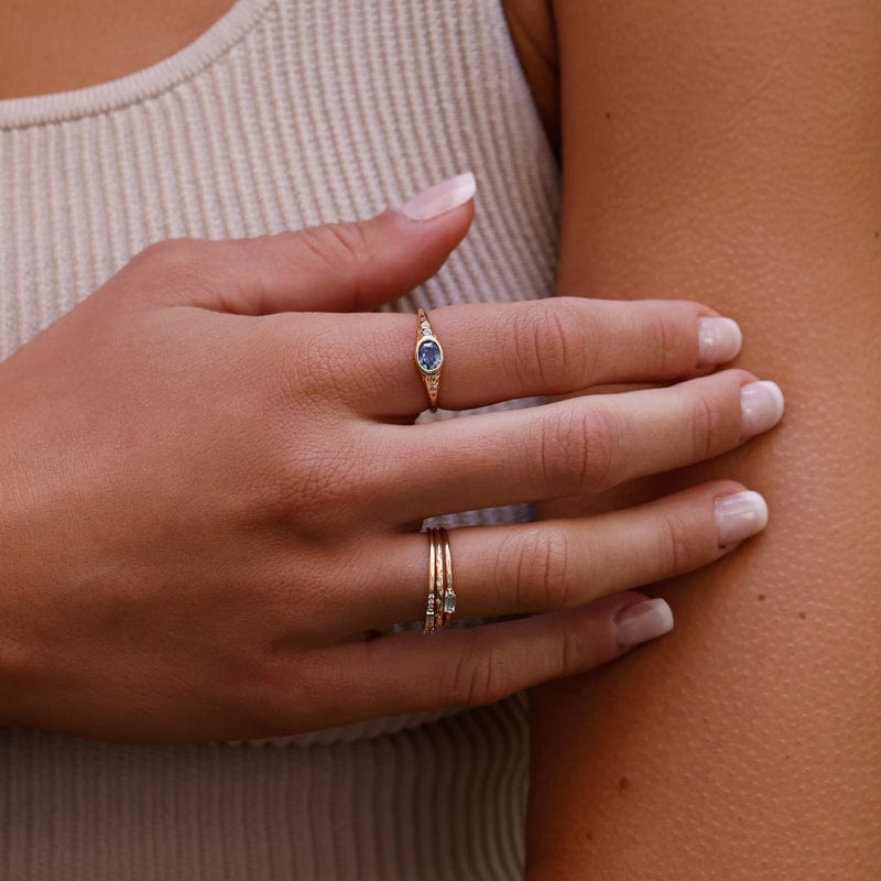 Stunning Montana Sapphire Bezel Ring - 14K Gold Vintage Wedding Band for Women | Perfect for Engagement, Anniversary & Everyday Elegance