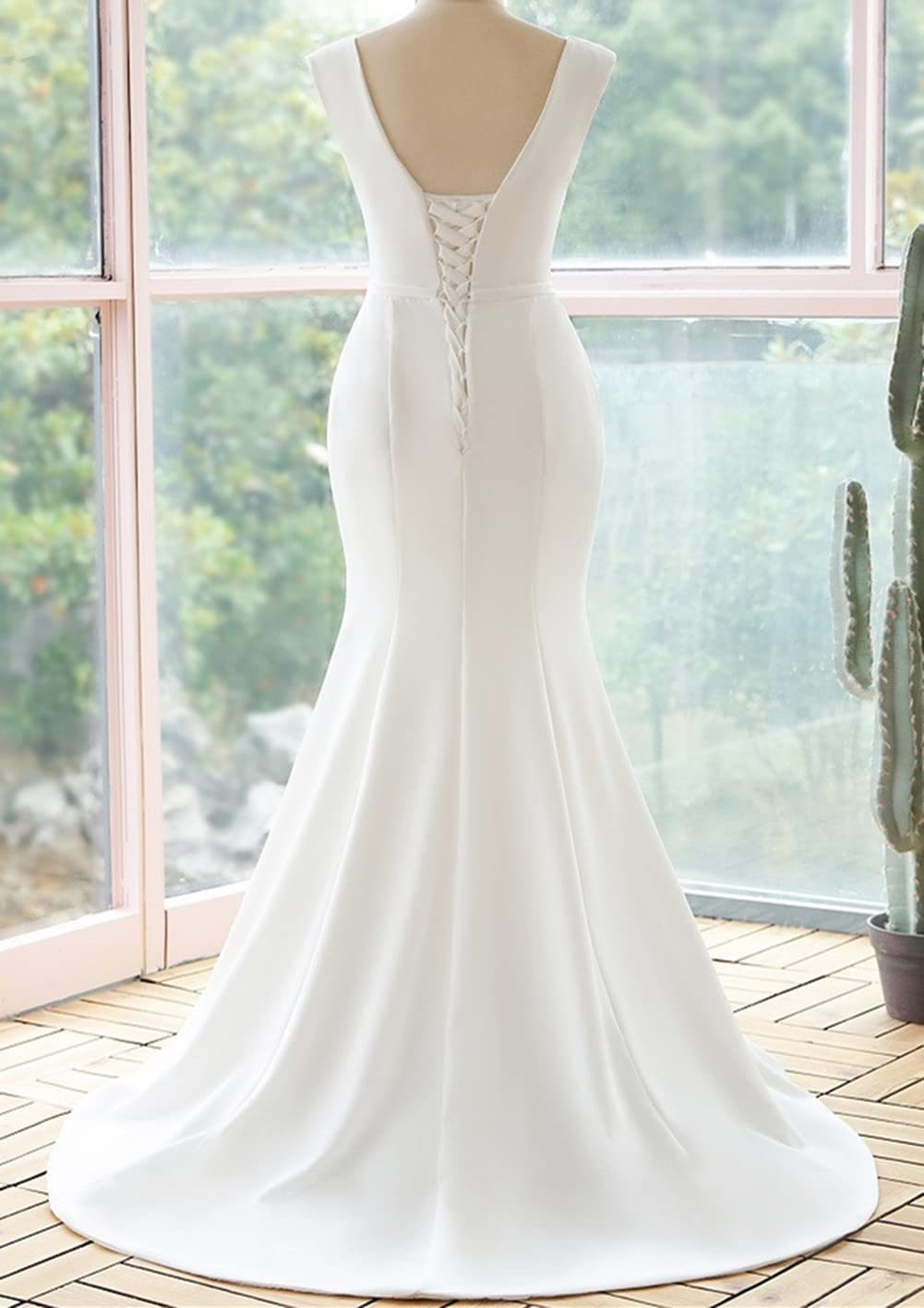Elegant Ivory Mermaid Wedding Dress for Women - V-Neck Lace Up Back Bridal Gown | Perfect for Beach, Church & Formal Wedding Ceremonies