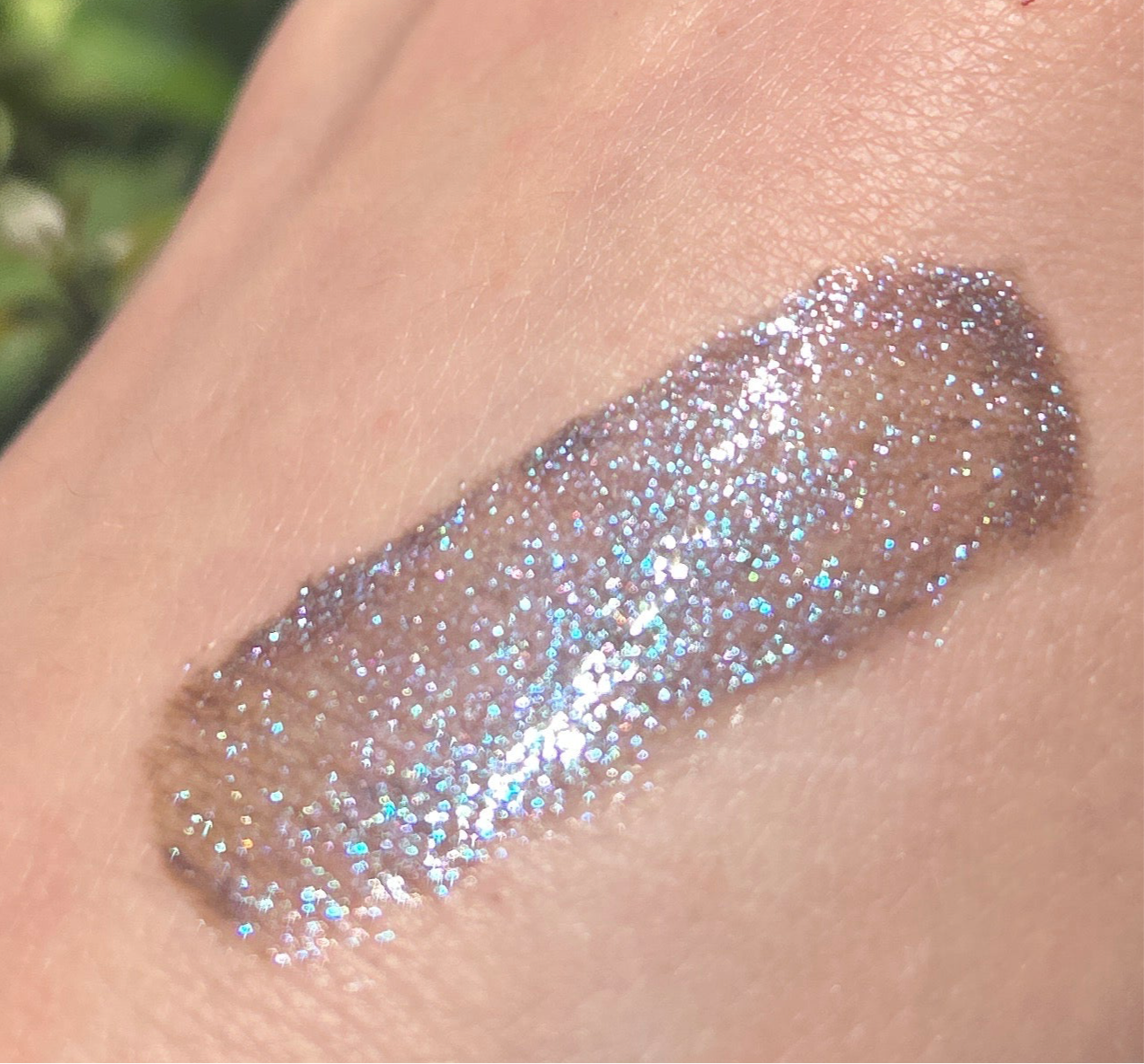 Cher Amie Multichrome Lipstick - Long Lasting Hydrating Lip Color with Shifting Pearl Pigments | Perfect for Parties, Date Nights & Special Occasions