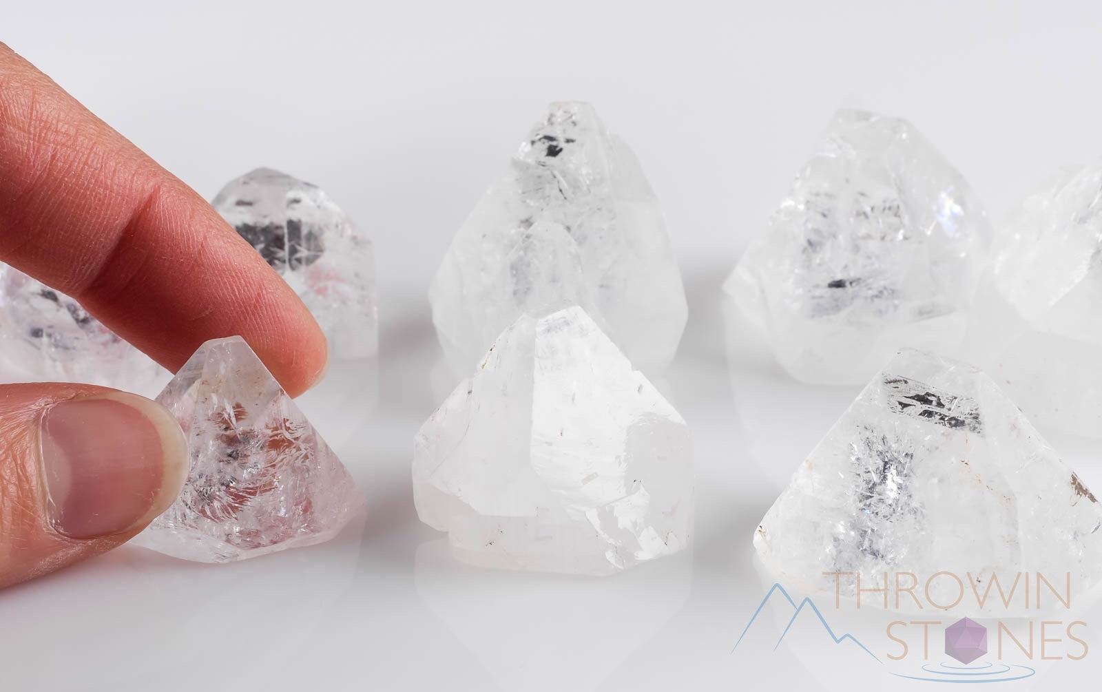 Natural Apophyllite Pyramid Raw Crystal - Metaphysical Healing Stone, Home Decor, Spiritual Gift for Meditation & Energy Work - Perfect for Yoga, Reiki, and Crystal Healing