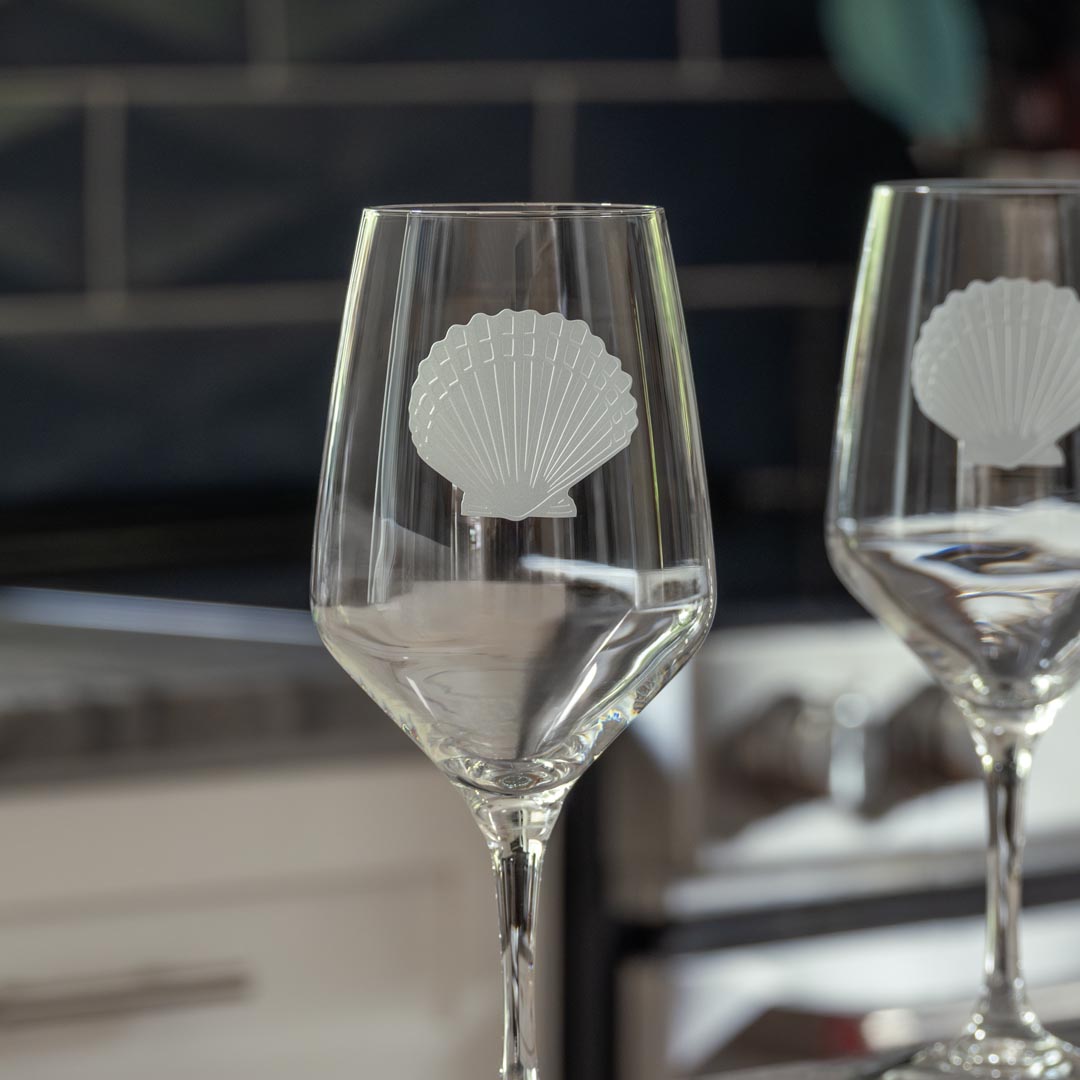 Premium 19.75oz Scallop Shell Wine Glasses Set of 12 - Versatile Stemware for White Wine, Cocktails & Beverages - Perfect for Parties, Weddings & Restaurant Use