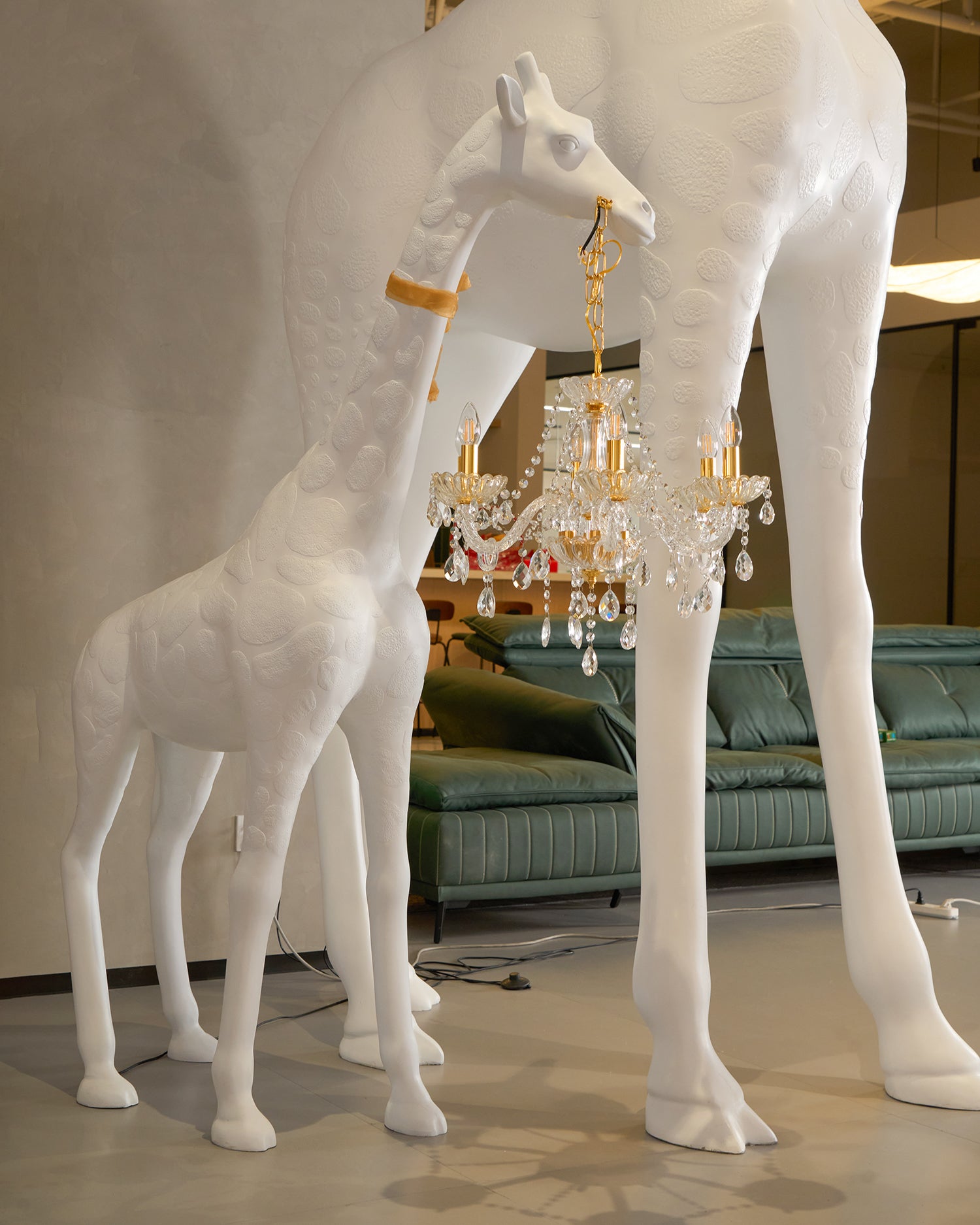 Modern Giraffe Sculpture Floor Lamp - Handmade Animal Decor for Living Room, Nursery & Bedroom - Tall Standing Light for Home & Office Decor