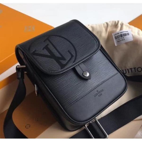 Authentic LV Epi Leather Messenger Bag in Black - Stylish & Durable for Work, Travel & Everyday Use (2017 Collection)