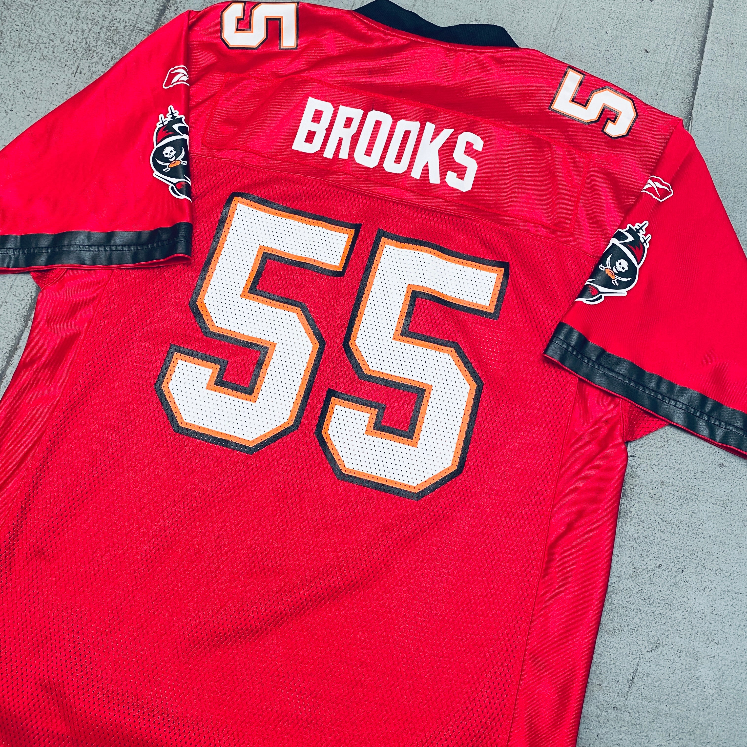 Derrick Brooks Tampa Bay Buccaneers 2002/03 Replica Jersey (Large) - Perfect for NFL Fans, Game Days & Sports Memorabilia Collectors