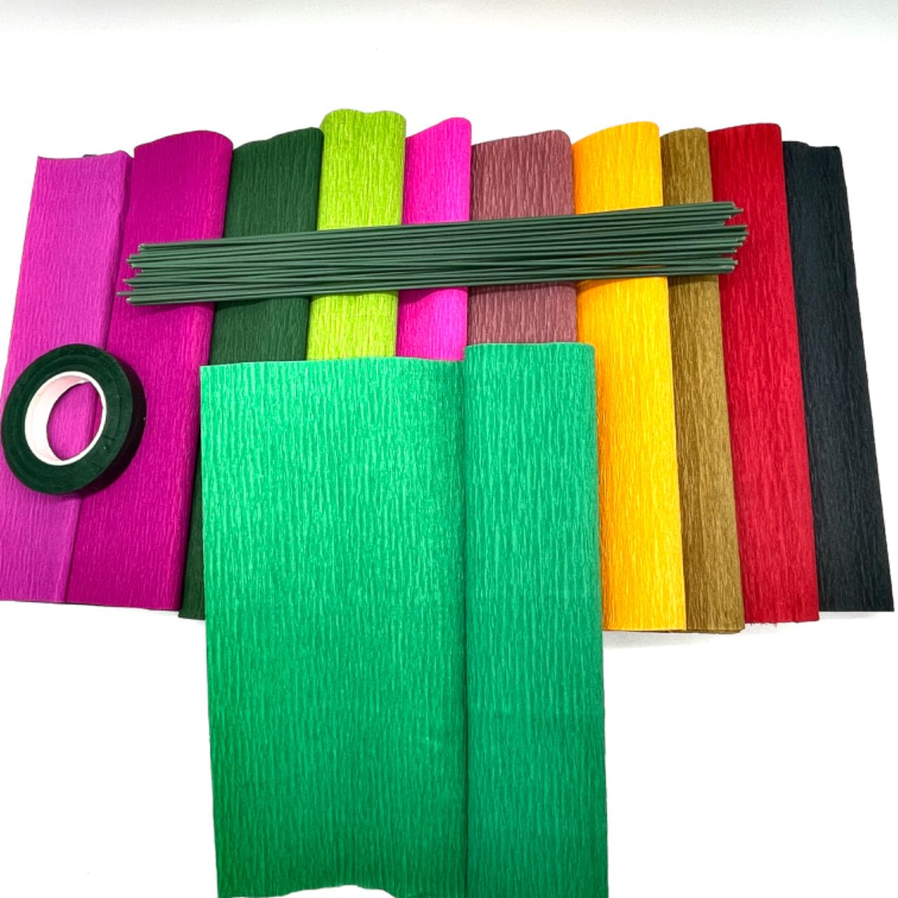 Lmlliang Crepe Paper Rolls - 250 × 25cm, DIY Gift Wrapping Paper for Crafts, Birthday, Wedding, Holiday Decorations & Paper Flowers (Green) - Perfect for Party Decor, Scrapbooking, and School Projects