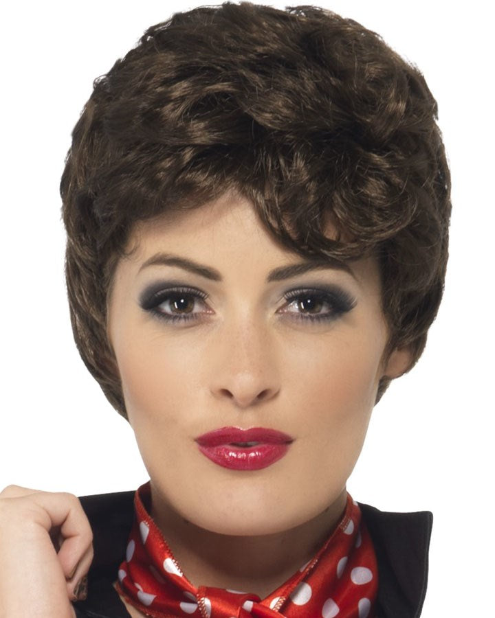 50s Grease Rizzo Short Brown Wig - Vintage 1950s Costume Hairpiece for Halloween, Cosplay & Themed Parties - Perfect for Rizzo Costume, Retro Looks & Dress-Up Events