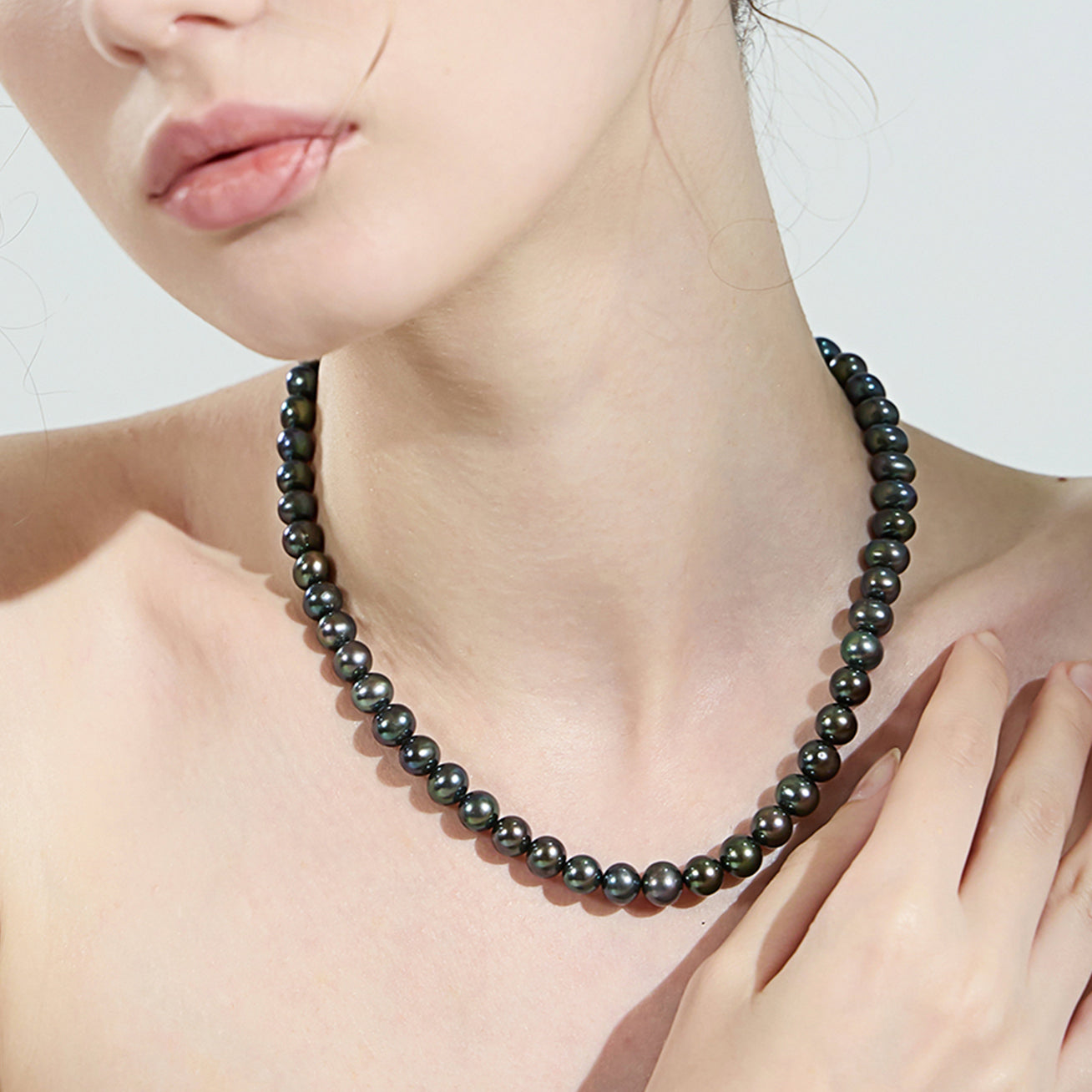18K Solid Gold Aurora Tahitian Pearl Necklace KN00100 - Elegant Jewelry for Women, Perfect for Weddings, Parties & Special Occasions