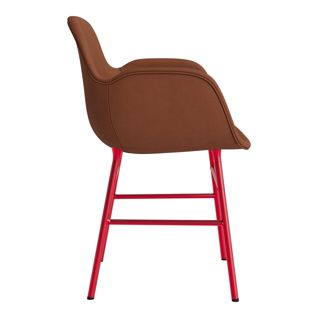 Modern Form Armchair with Sturdy Metal Legs & Soft Upholstery - Perfect for Living Room, Office, or Reading Nook