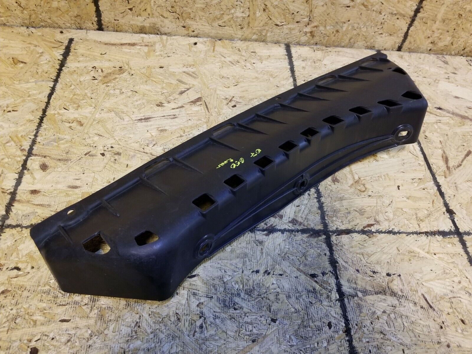2006-2010 BMW 650i E63 Rear Bumper Center Mount Bracket Cover Panel - OEM Replacement Part for Perfect Fit - Ideal for Car Restoration & Collision Repair