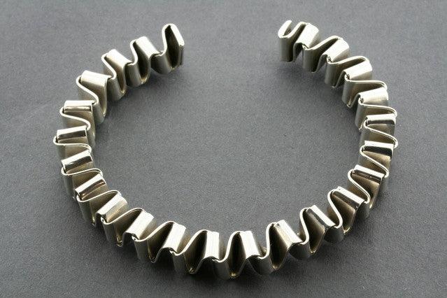 Geometric Folded Cuff Bracelet for Women - Stylish Minimalist Bangle for Everyday Wear & Fashion Accessories