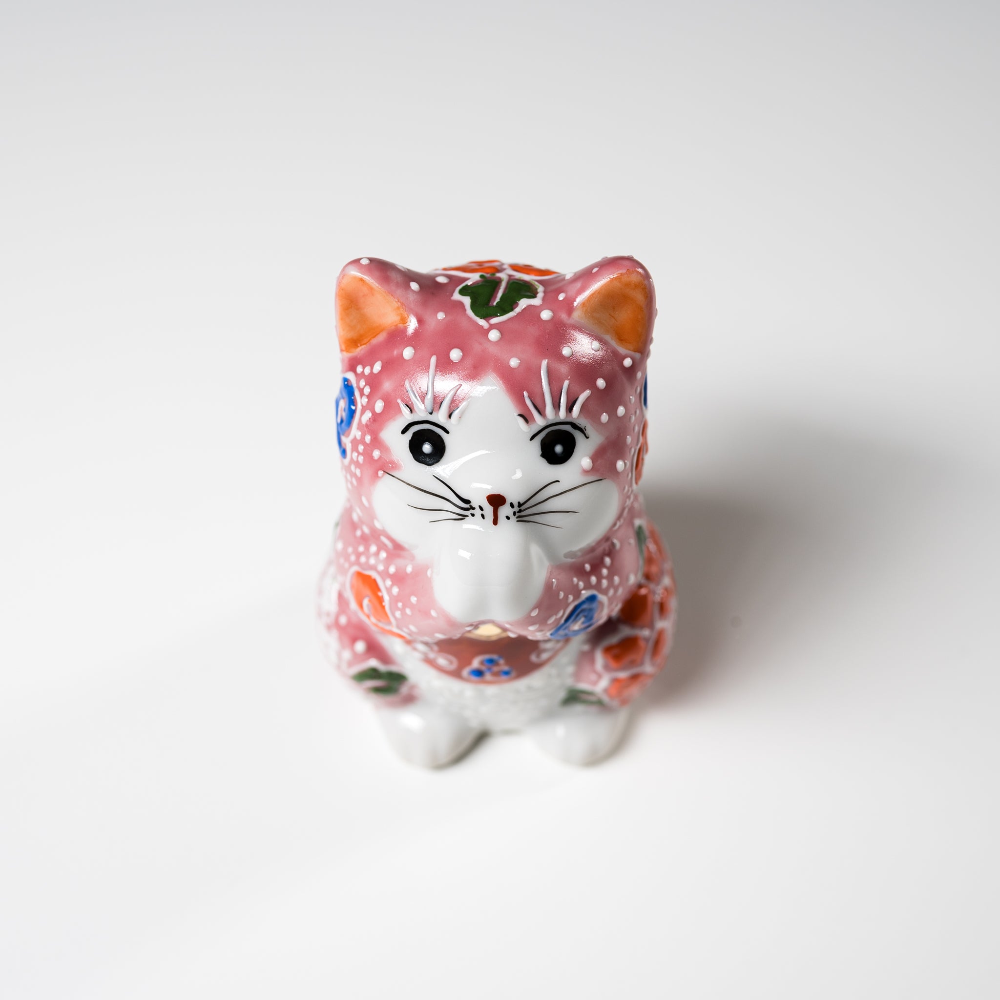 Kutani Ware Lucky Cat Ornament - Handcrafted Japanese Lala Maneki Neko for Home Decoration & Good Fortune | Perfect for Living Room, Office Desk & Gift Giving