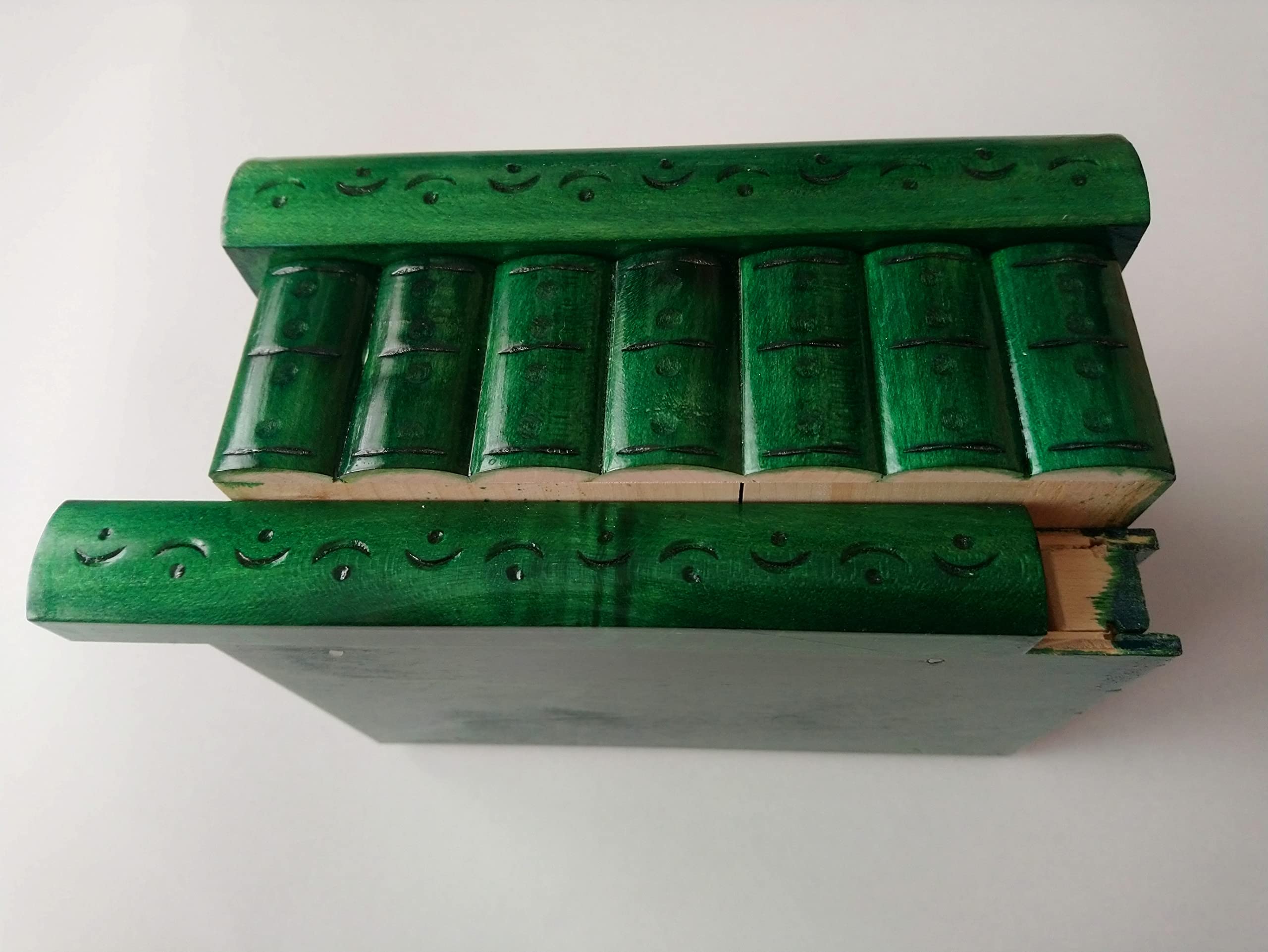 Handcarved Wooden Magic Puzzle Box - Secret Treasure Storage & Jewelry Box - Beautiful Pine Green Design - Perfect for Gifts, Home Decor & Puzzle Enthusiasts