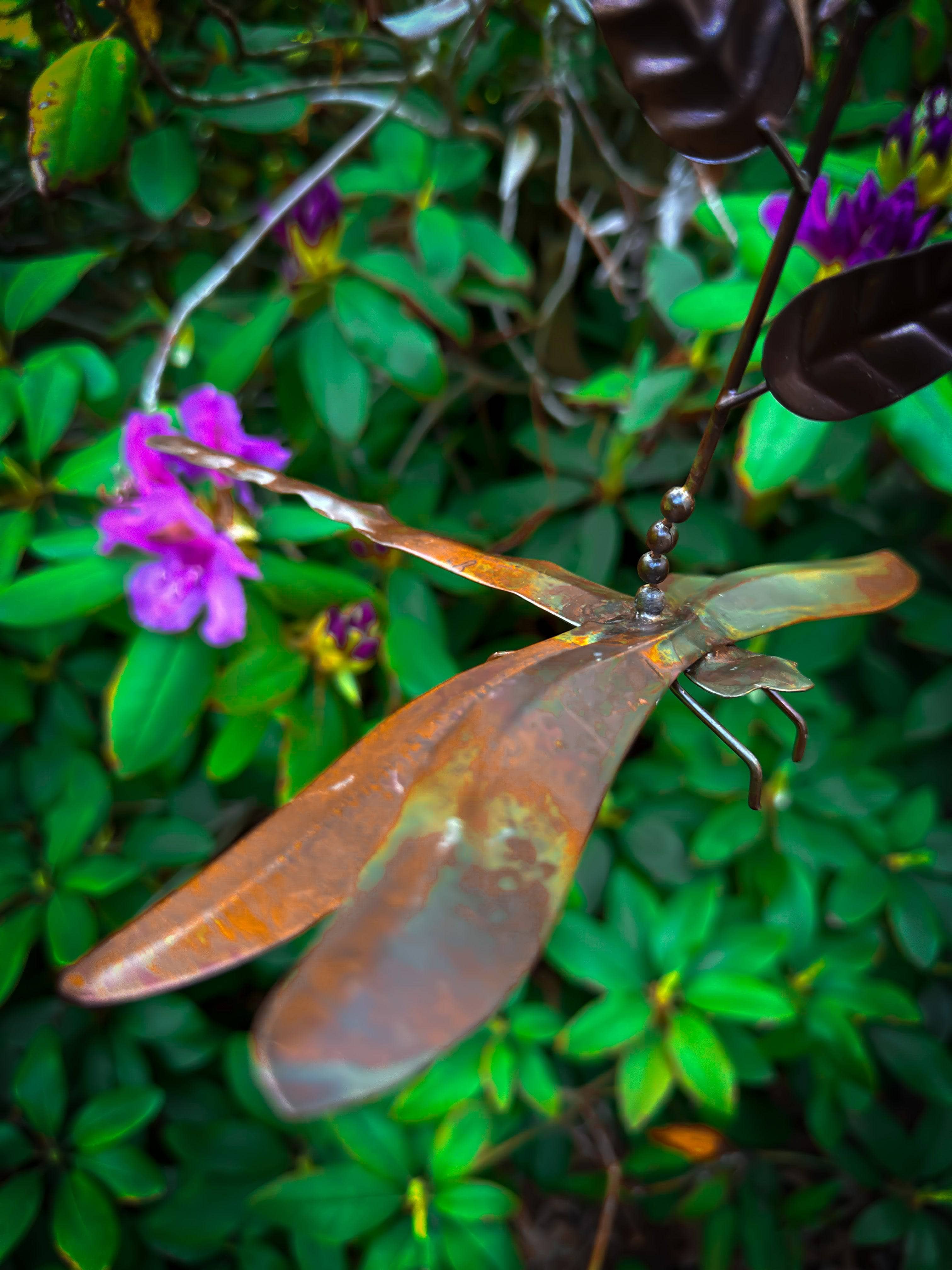 Handmade Metal Dragonfly Branch Ornament - Elegant Garden Decor for Outdoor Patio, Yard, and Home Décor - Perfect for Wall Hanging, Wedding, Party, and Event Decoration