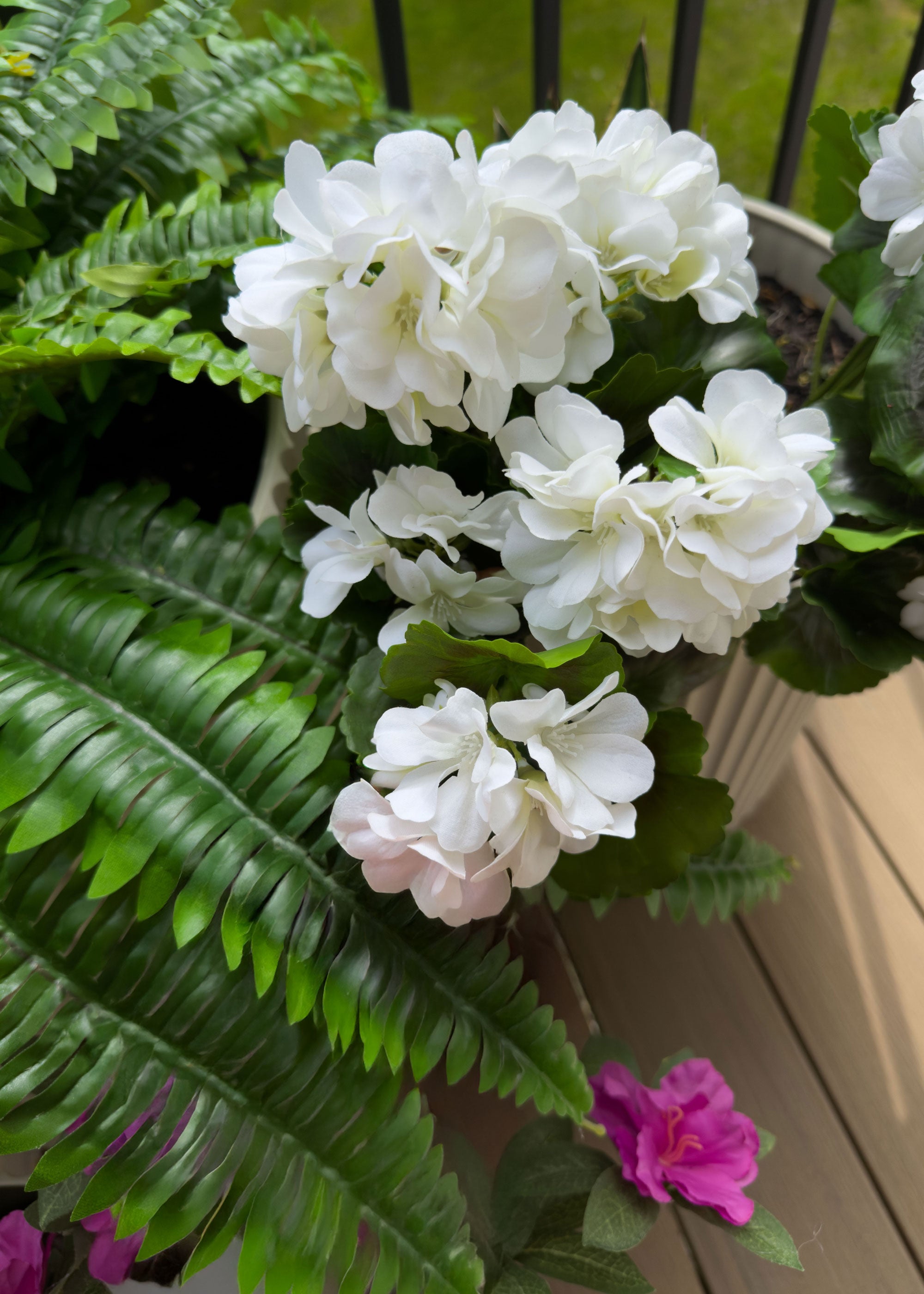 UV-Resistant White Geranium Bush - Natural Touch for Indoor & Outdoor Decor - Perfect for Gardens, Patios, and Home Landscaping