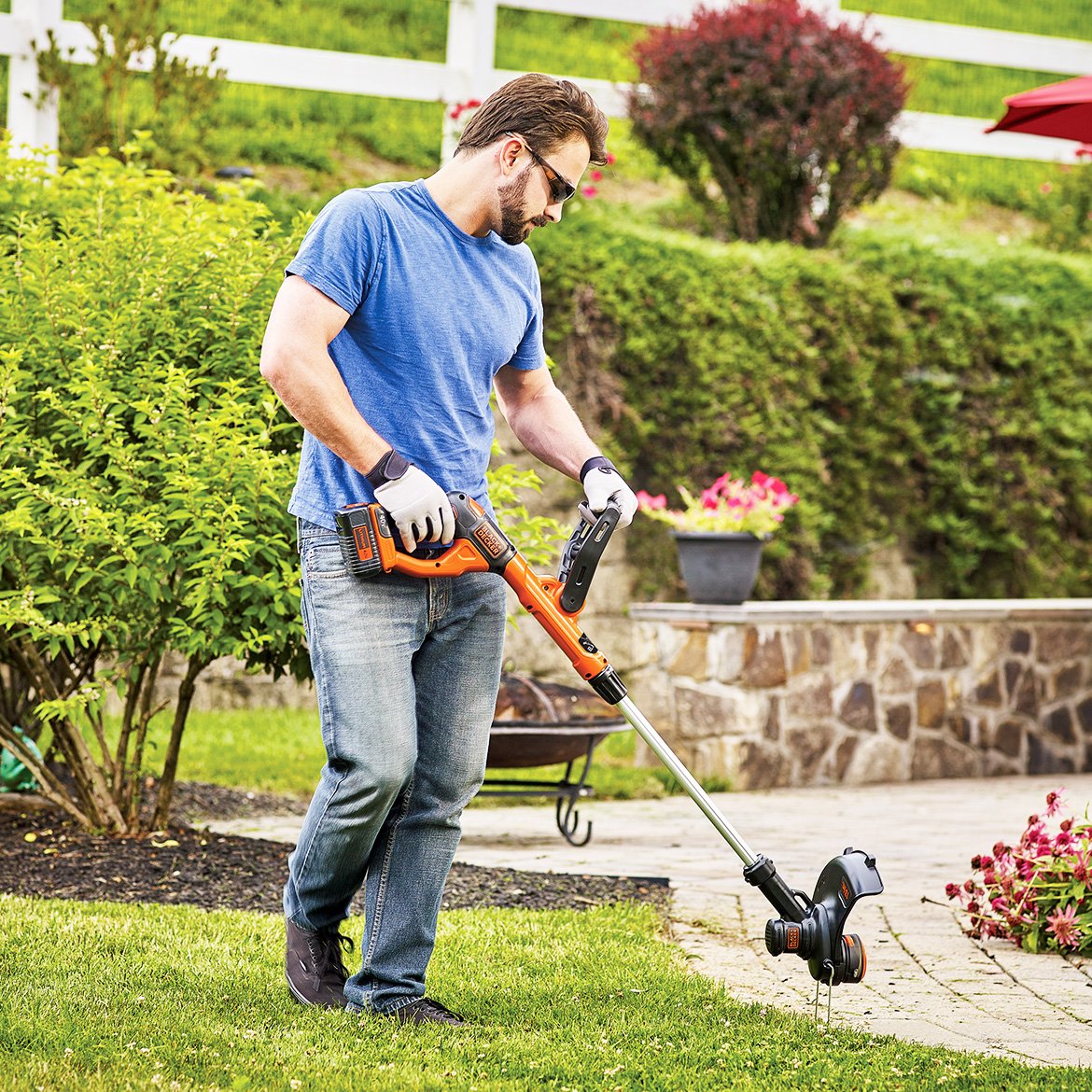 BLACK + DECKER 40V Max Lithium Cordless String Trimmer - LST140C (Refurbished with Full Warranty) | Lightweight Weed Eater for Lawn Edging & Yard Maintenance
