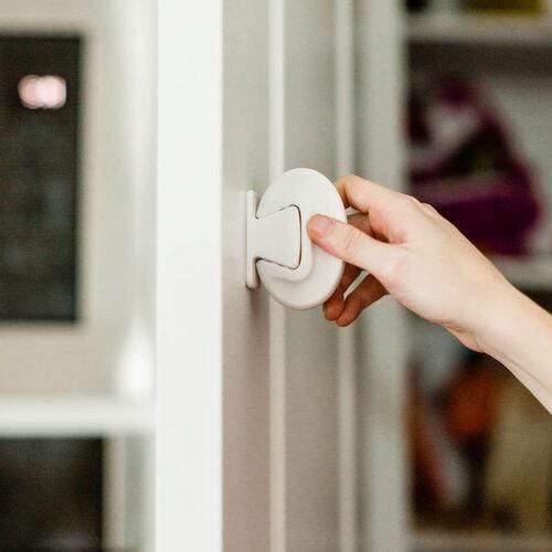 Qdos Finger Slam Guard (2 Pack) - Finger Protection for Doors, Cabinets & Drawers - Prevent Accidental Slams & Injuries for Kids & Adults - Ideal for Home, Office & Nursery Safety