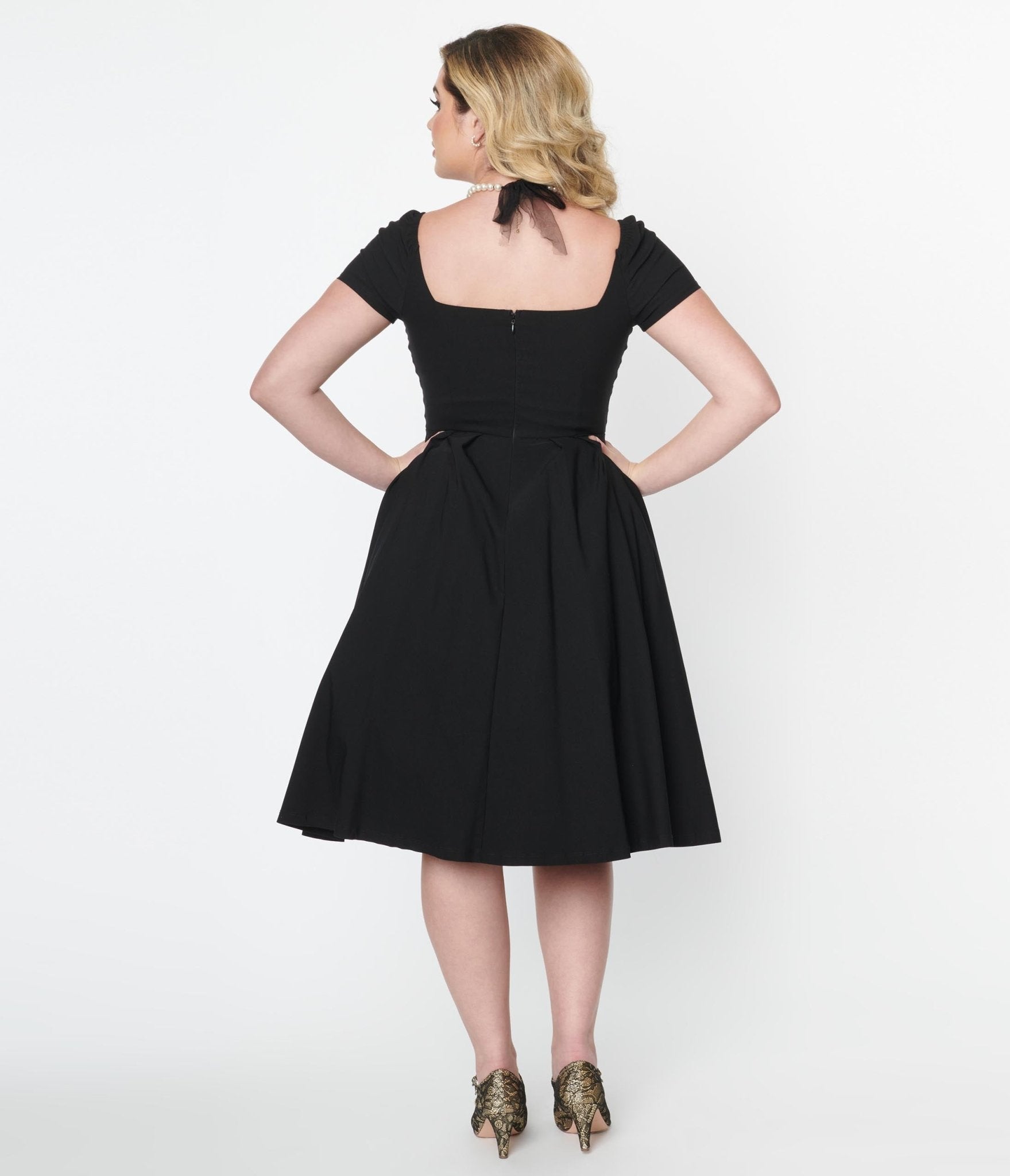 Vintage Black Sweetheart Neckline Swing Dress - Retro 1950s Style Flared Skirt for Women | Perfect for Cocktail Parties, Dances & Special Occasions