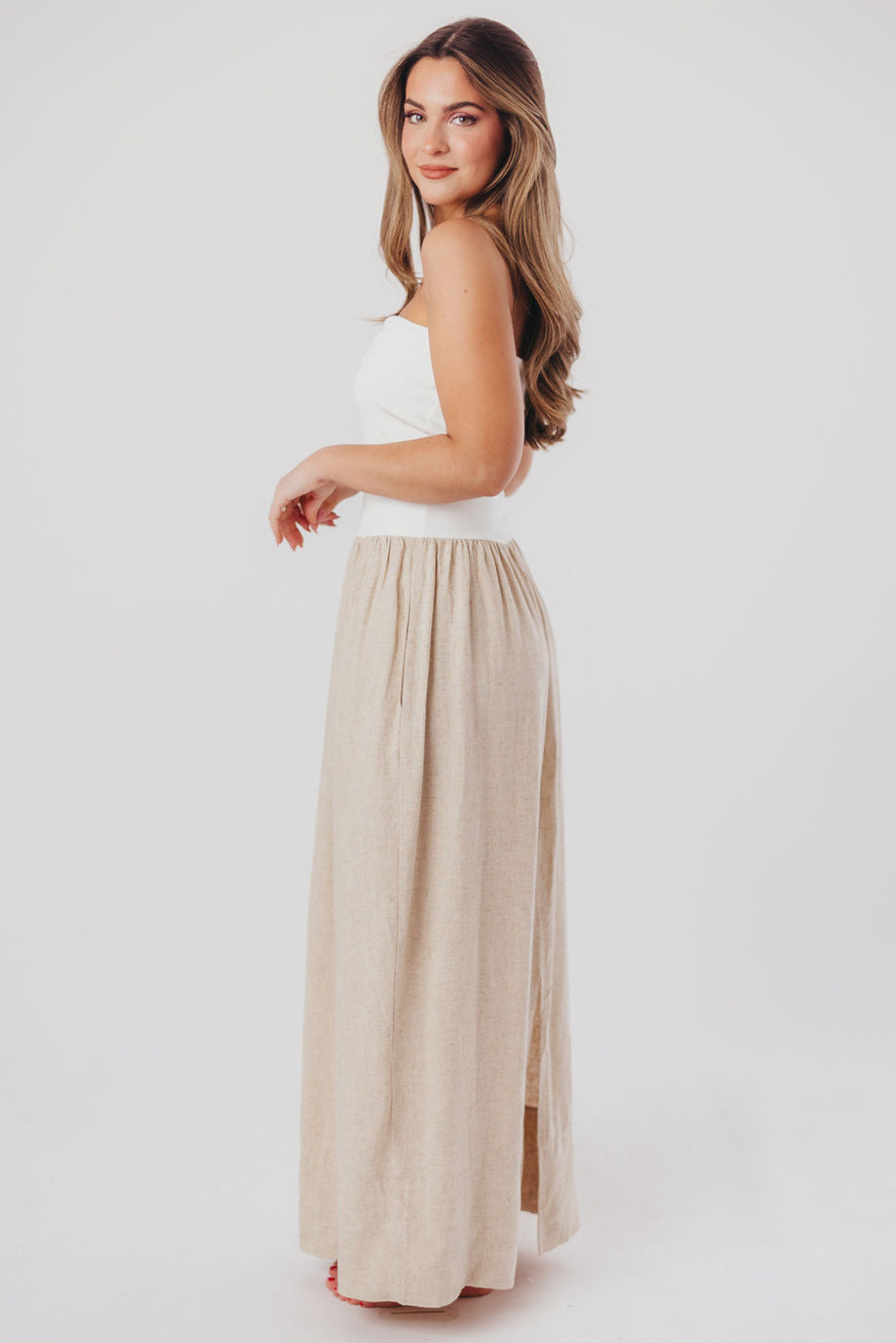 Kaylee Linen & Ribbed Knit Maxi Dress - White/Oatmeal - Elegant Summer Beach Dress for Women, Perfect for Vacations, Weddings & Casual Outings