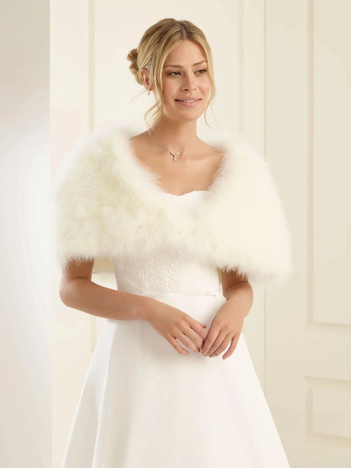 Ivory Marabou Feather Bridal Cape Wrap - Elegant Wedding Dress Cover Up for Bride, Bianco Evento E184 | Perfect for Church Ceremonies, Beach Weddings & Photo Shoots