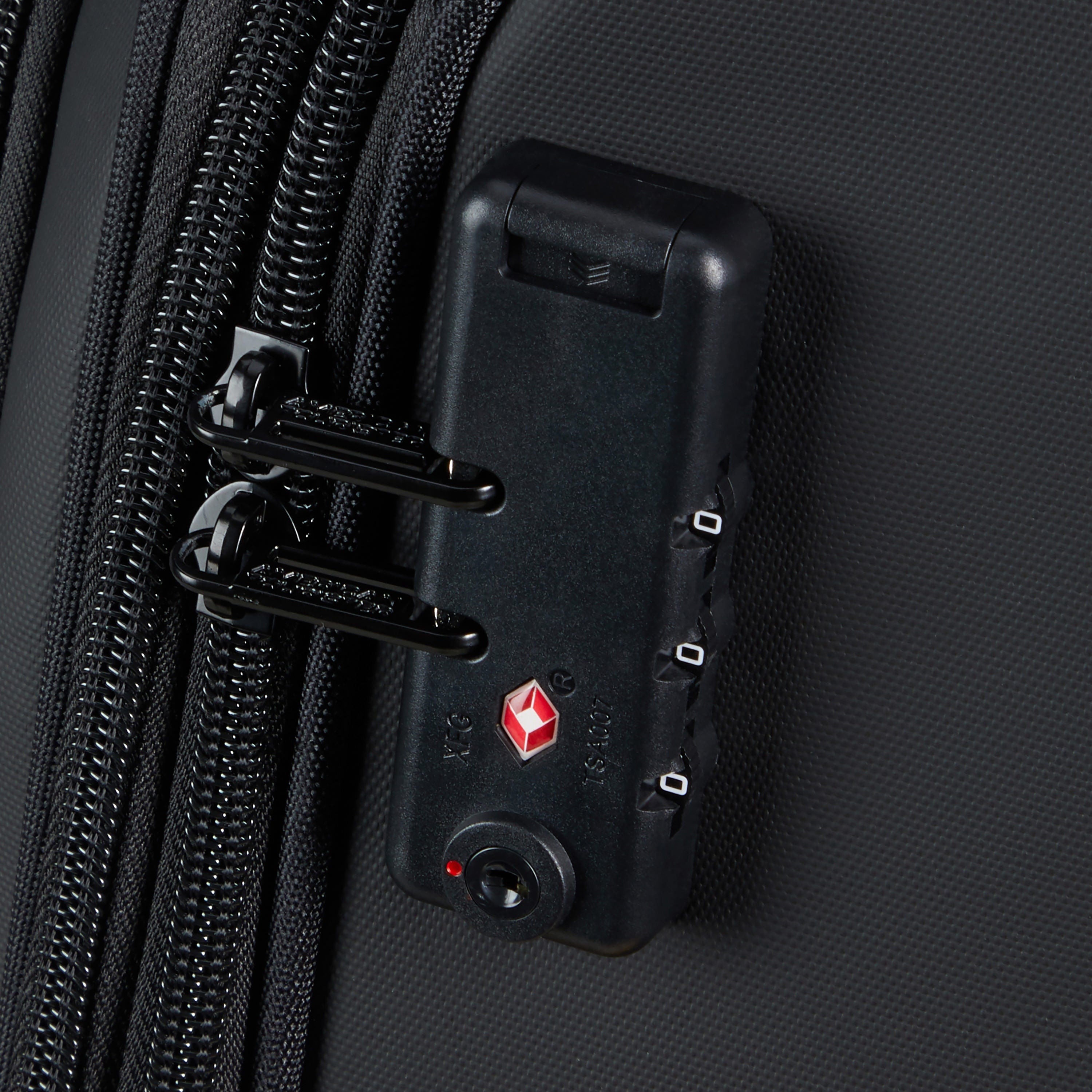 American Tourister Daring Dash Expandable Spinner Luggage - 28