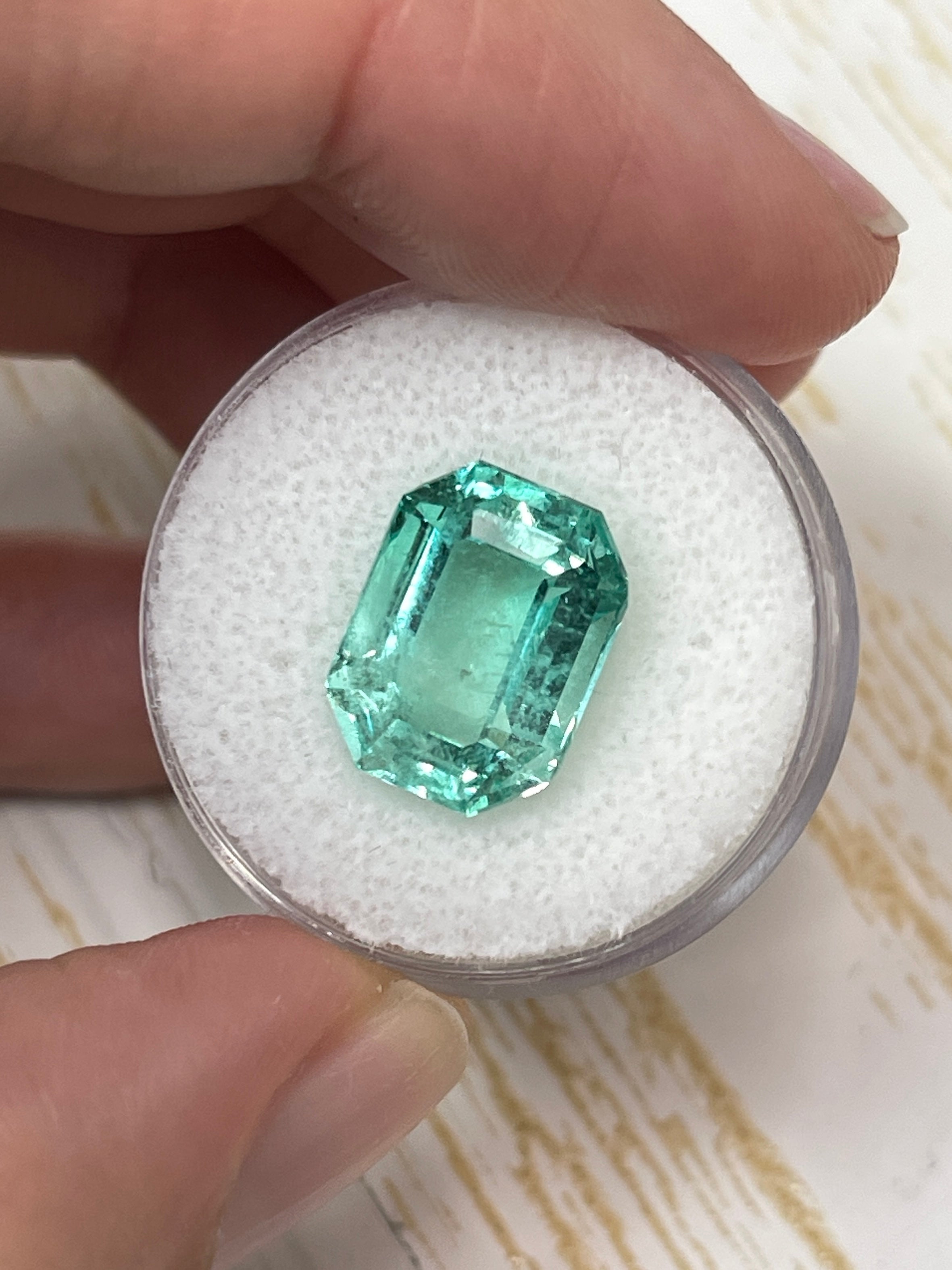 7.62 Carat 13x10mm Loose Colombian Emerald Gemstone - Emerald Cut for Jewelry Making, Engagement Rings & Luxury Gifts
