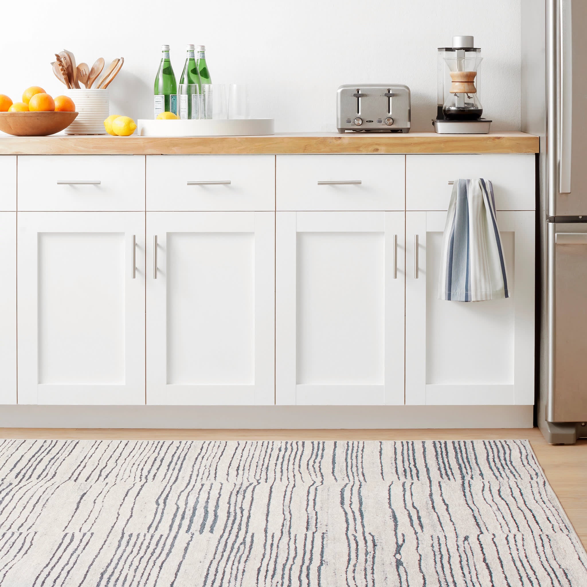 Avery Machine Washable Rug | Everglade Design | Soft & Durable Indoor/Outdoor Carpet | Perfect for Living Room, Bedroom, or Patio