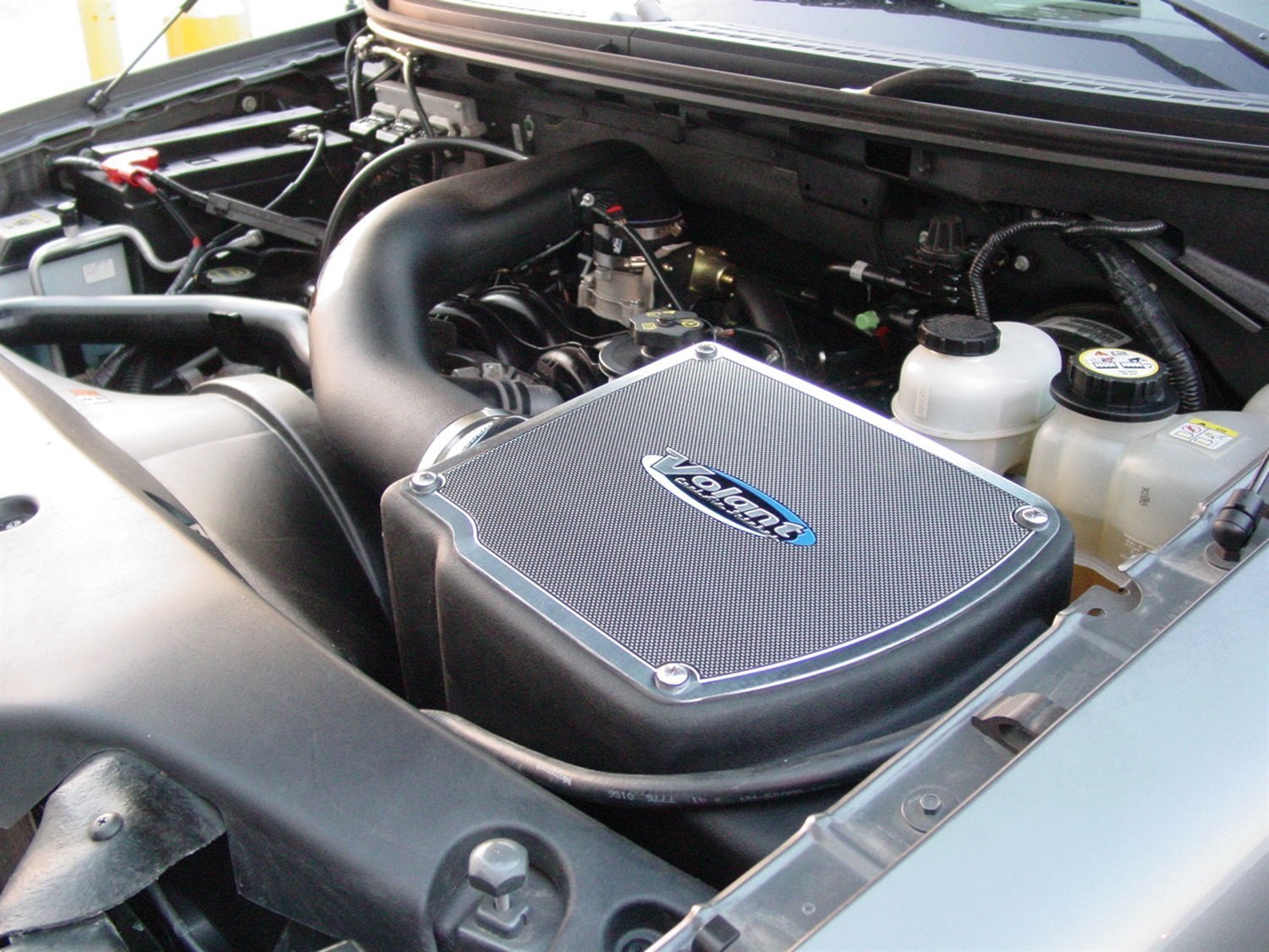 Volant 197546 PowerCore Cool Air Intake System - High Performance Cold Air Intake Kit for Trucks & SUVs - Improve Engine Power & Fuel Efficiency - Perfect for Off-Roading & Daily Driving