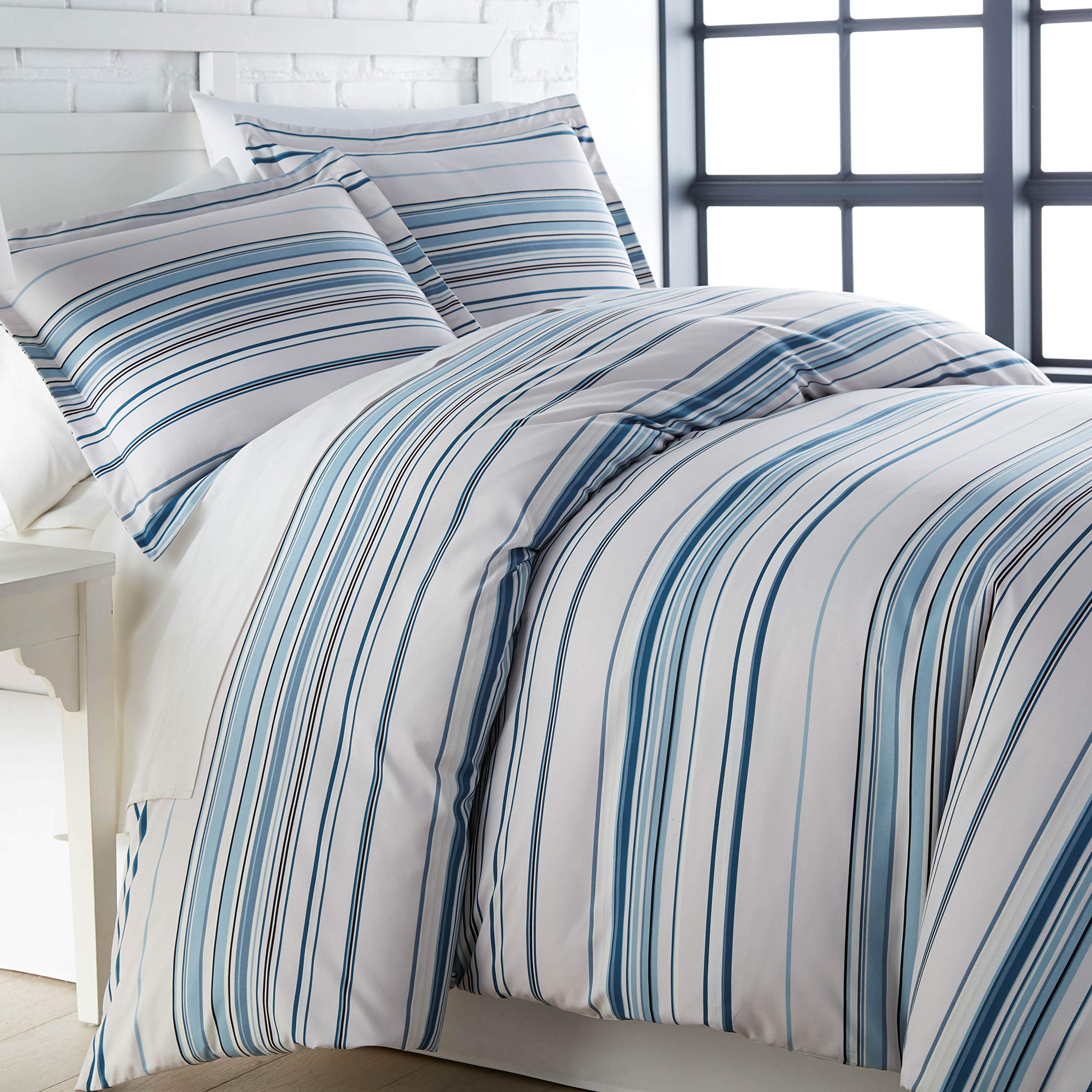 Premium Soft Cozy Down Alternative Comforter Set - 3 Piece King/California King Size Bedding Set in Coastal Stripe Blue | Breathable & Hypoallergenic | Perfect for Master Bedroom, Guest Room & Vacation Homes