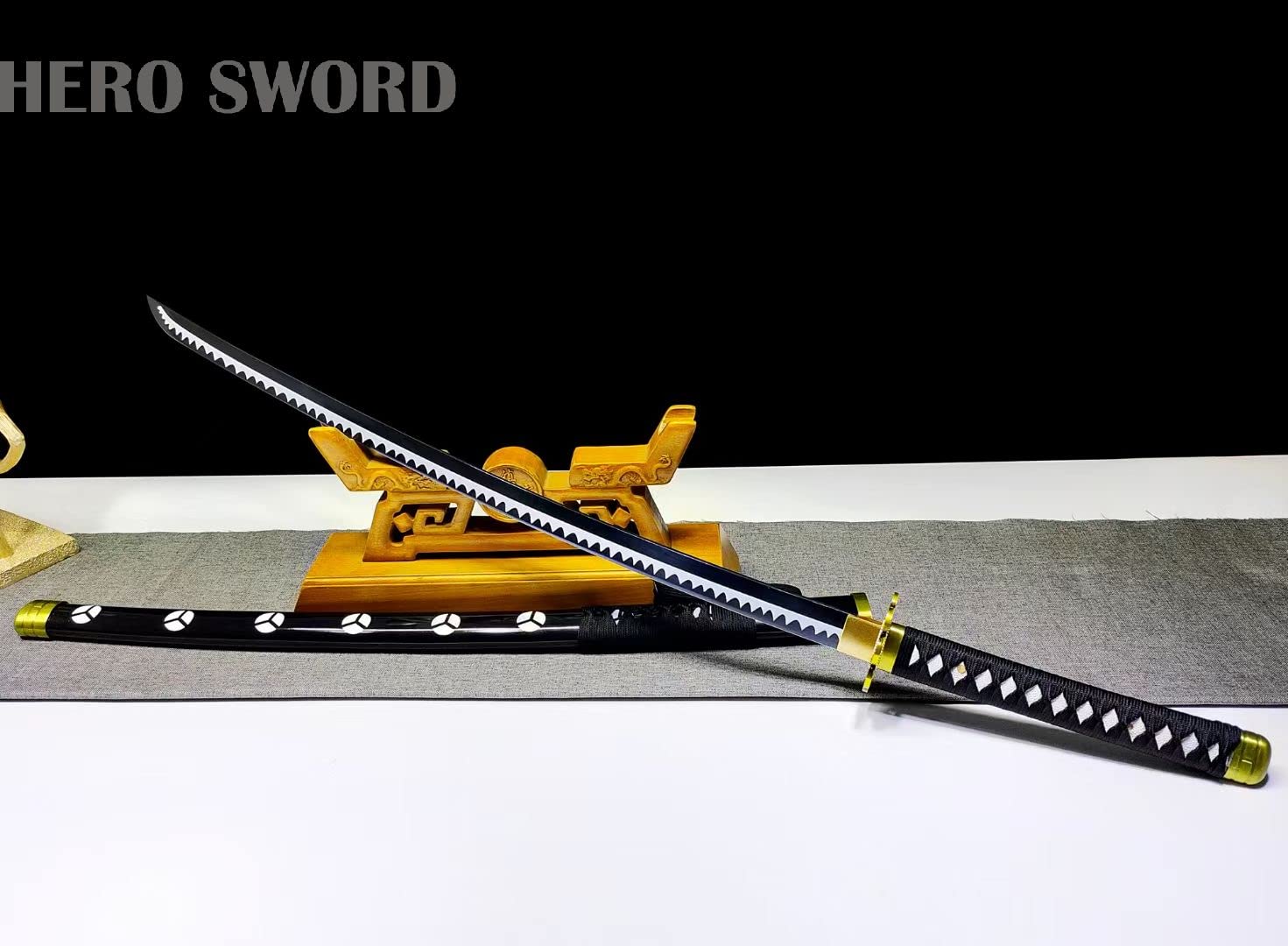 Hand-Forged 1095 High Carbon Steel Japanese Anime Sword - One Piece Roronoa Zoro Sandai Kitetsu Replica for Cosplay, Collection & Martial Arts Training | Real Samurai Katana with Razor Sharp Edge