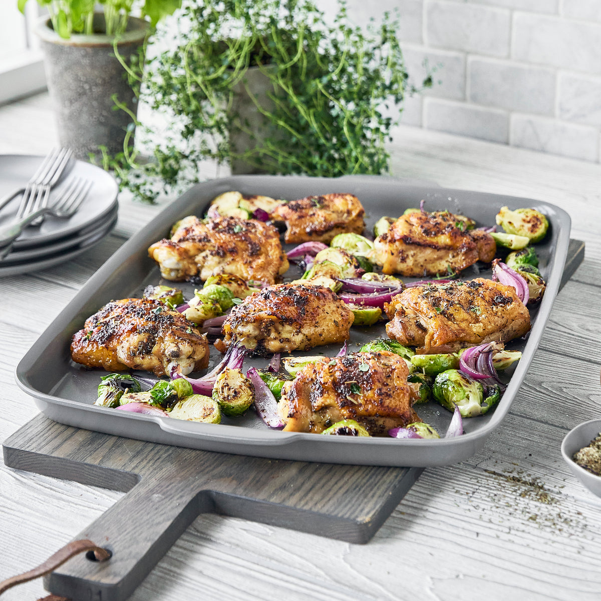 Nonstick Ceramic Baking Sheet Pan Set - 2 Piece Ovenware for Cookies, Roasting & Baking - Perfect for Home Kitchens & Professional Bakeries