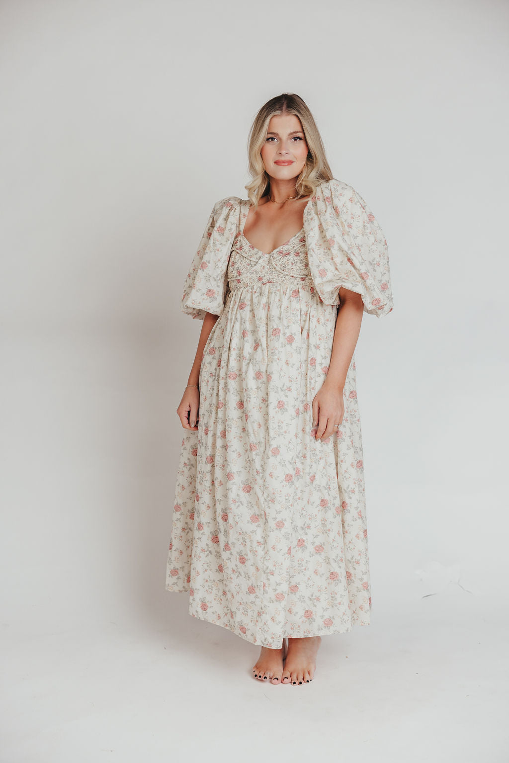 Harlow Maxi Dress in Off White Floral - Bump Friendly Maternity Dress & Inclusive Sizing (S-3XL) | Perfect for Pregnancy, Beach Vacations & Summer Weddings