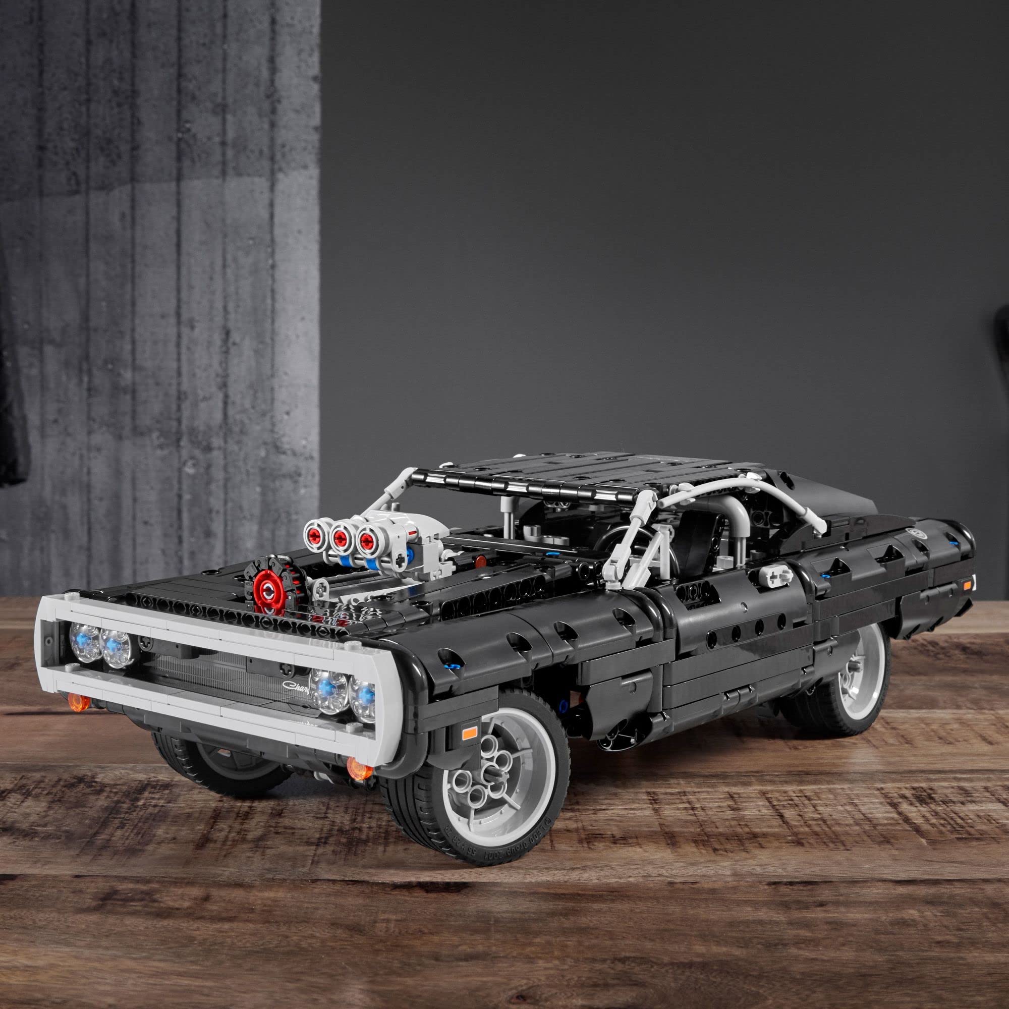 LEGO Technic 42111 Fast & Furious Dom's Dodge Charger R/T 1970 Model Building Kit (1077 Pieces) - 2020 New Edition - Perfect for Car Enthusiasts & Movie Fans, Great Gift for Birthdays & Holidays