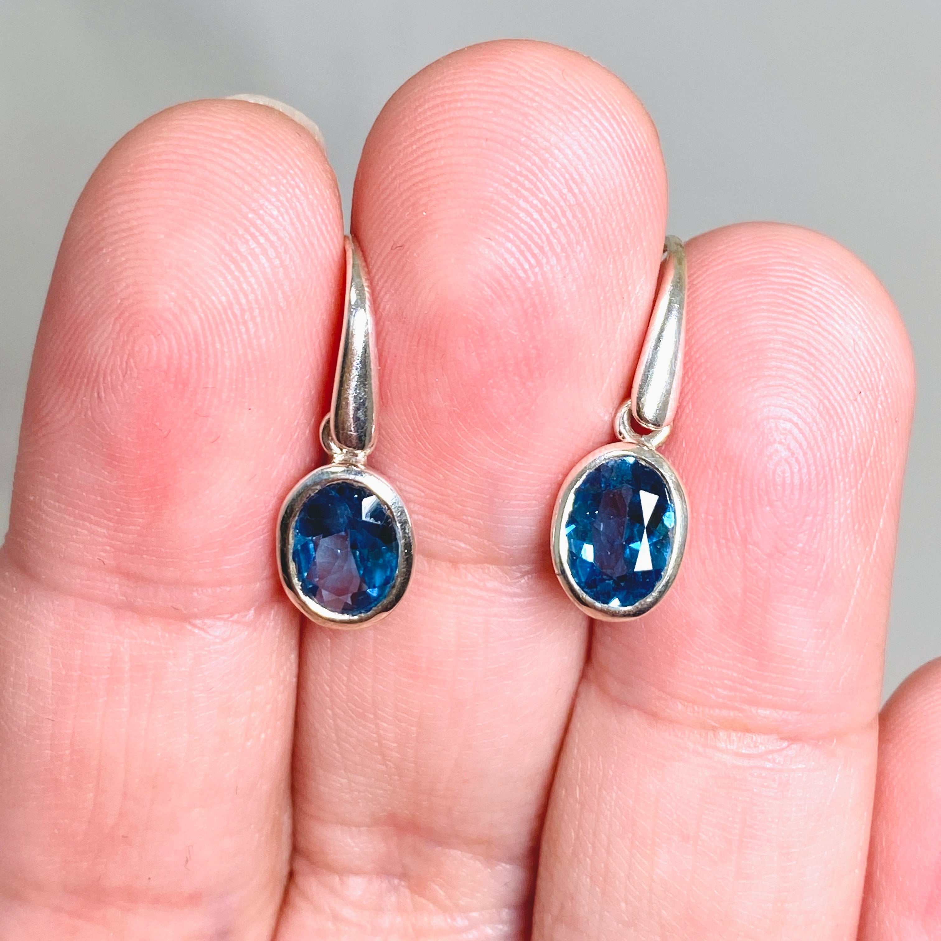 London Blue Topaz Oval Faceted Earrings for Women - 925 Sterling Silver Dangle Earrings - Elegant Jewelry Gift for Birthday, Anniversary & Valentine's Day - Perfect for Parties, Weddings & Special Occasions