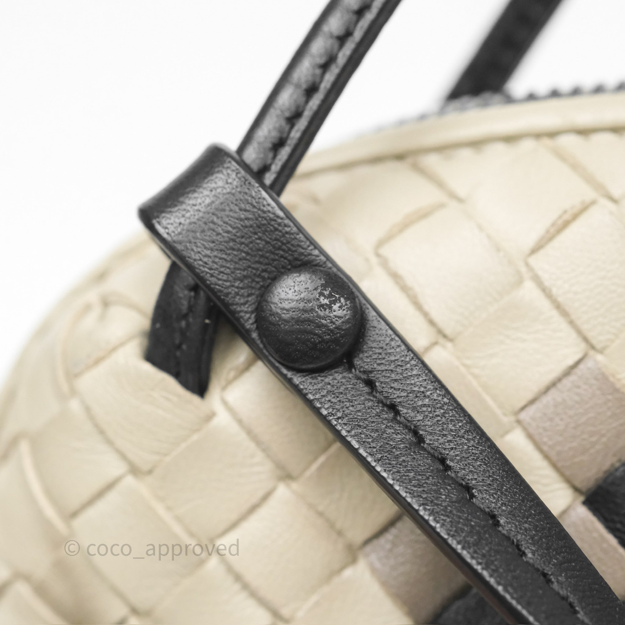 Bottega Veneta Nodini Crossbody Bag in Cement Abstract Nappa Intrecciato Leather - Perfect for Everyday Use, Travel & Date Nights