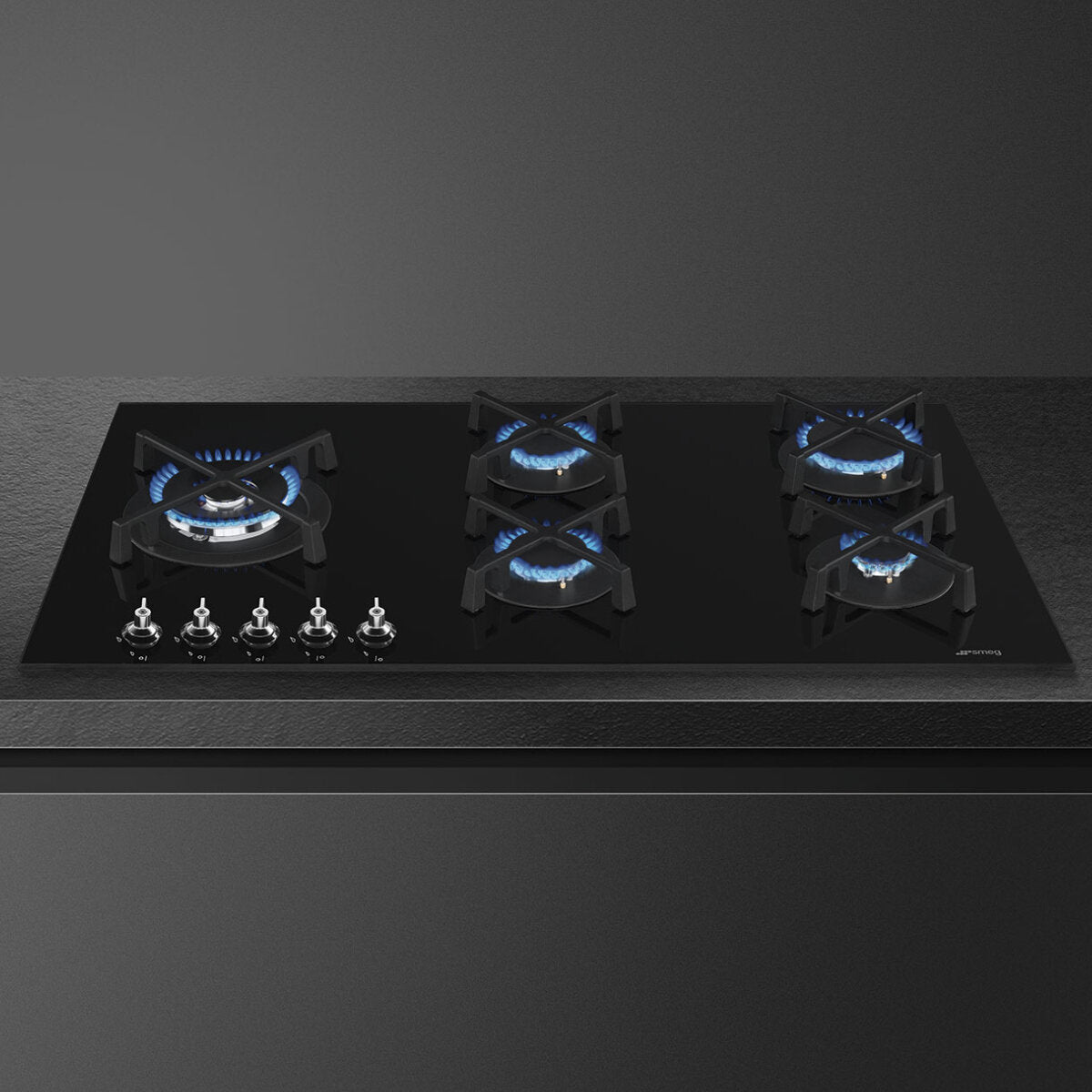 Smeg PV395LNAU 90cm Classic Gas Cooktop with Tempered Glass - Professional 5 Burner Stove for Modern Kitchens | Ideal for Home Chefs & Cooking Enthusiasts