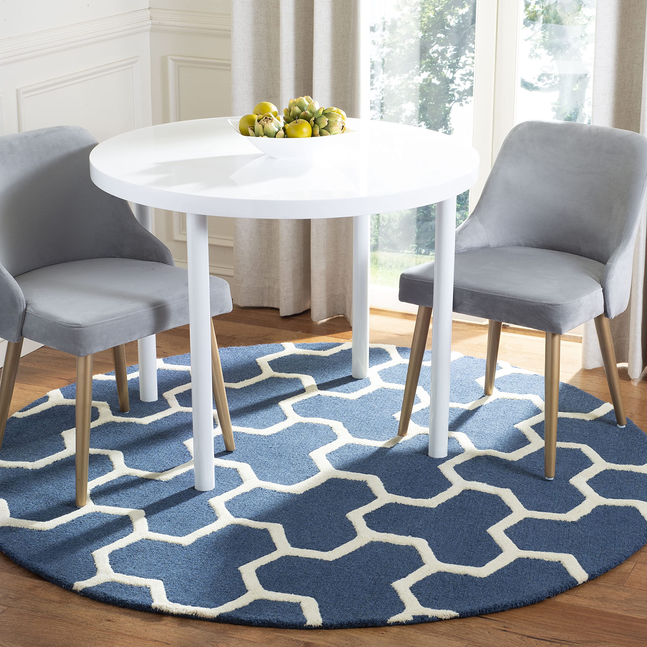 SAFAVIEH Cambridge Collection 6' Round Navy Blue/Ivory Moroccan Wool Area Rug - Handmade Premium Quality for Living Room, Bedroom & Office Decor