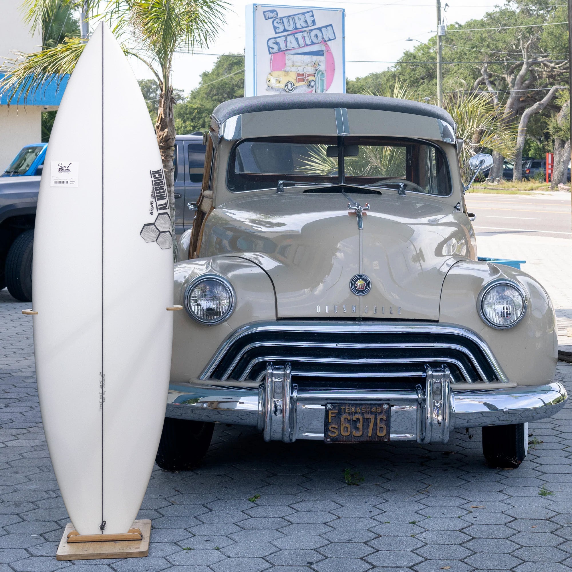 Channel Islands Dumpster Diver 2 Surfboard 5'5 - FCS II Compatible - Perfect for Small Waves & Beach Breaks - Ideal for Intermediate Surfers