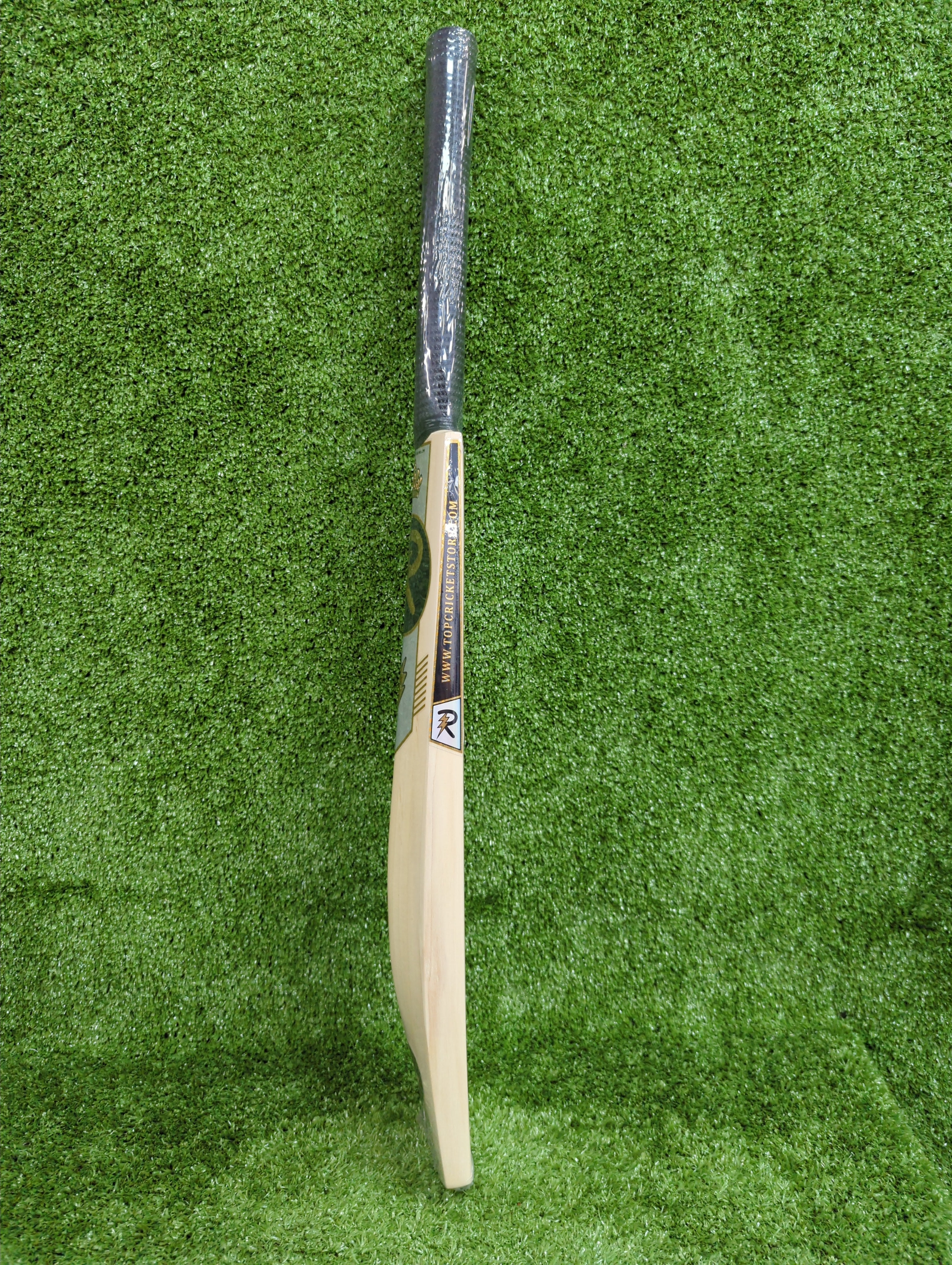 Premium English Willow Cricket Bat for Juniors & Youth - Lightweight & Durable for Training & Matches - Perfect for School, Club, and Competitive Play