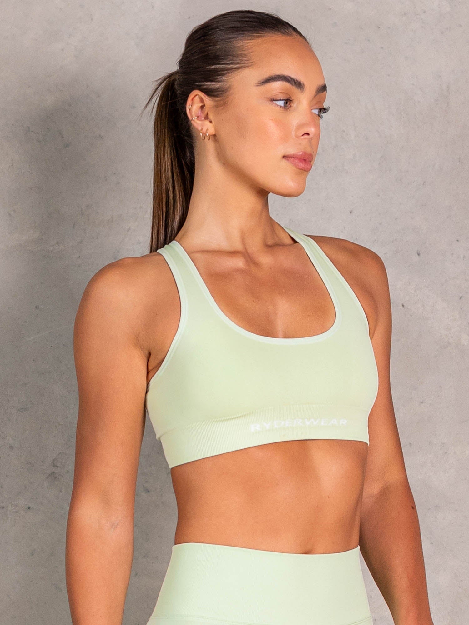 NRG Seamless Scoop Neck Sports Bra for Women - High Support Workout Bra, Breathable & Moisture Wicking - Matcha Green - Perfect for Yoga, Running & Gym Fitness