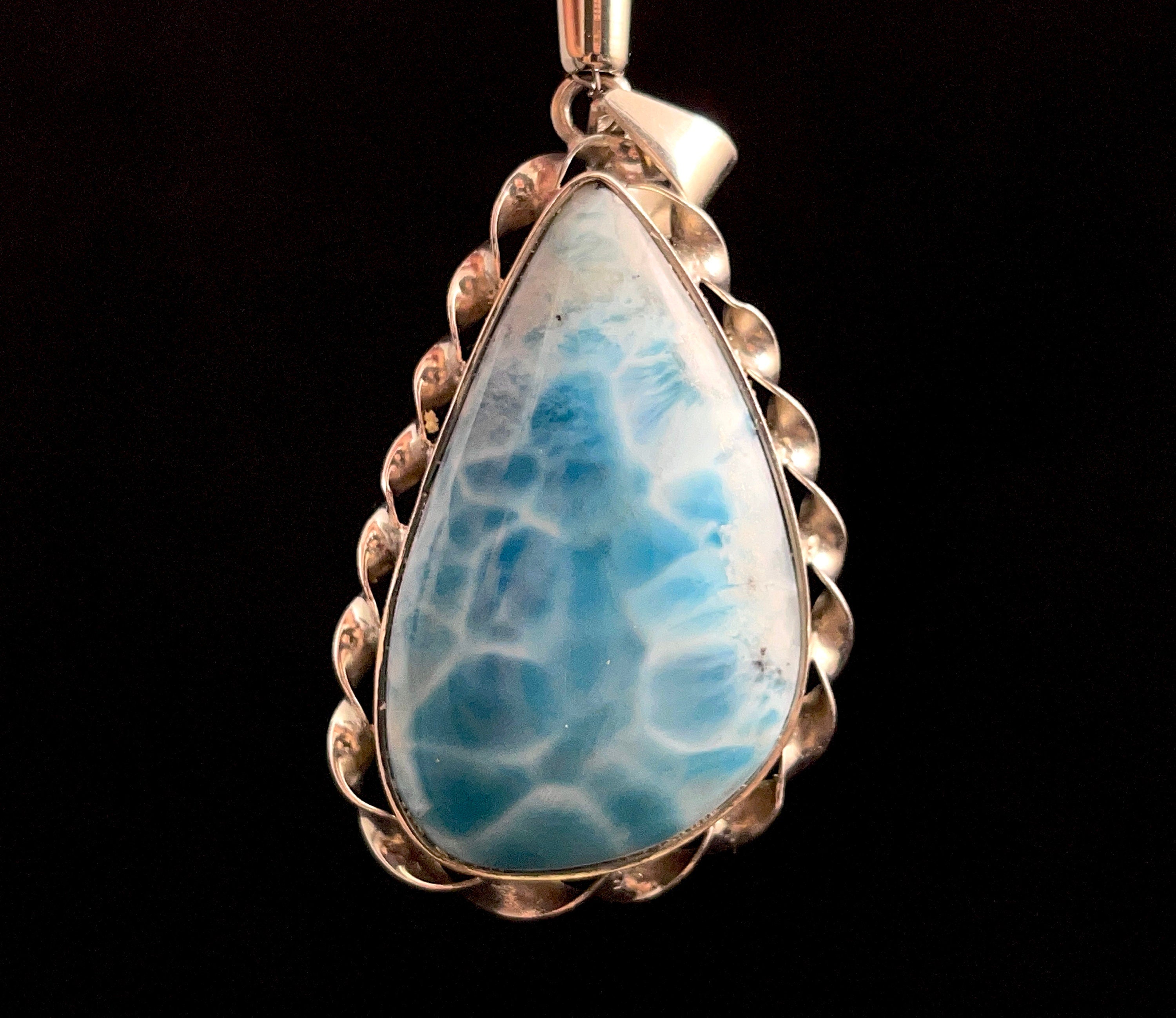 LARIMAR Crystal Pendant Necklace - Sterling Silver Teardrop Handmade Jewelry - Healing Stones & Crystals for Meditation & Energy Balance - Perfect for Spiritual Healing & Everyday Wear