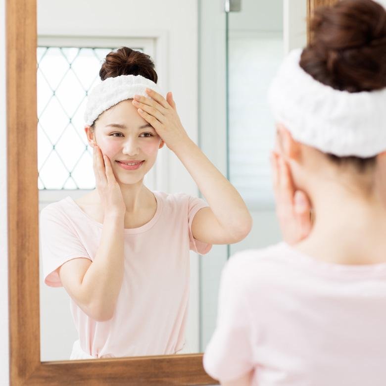 BCL Momopuri Peach Ceramide Moisturizer - Hydrating Light Lotion for Face & Body 200ml - Japanese Skincare for Dry Skin - Perfect for Daily Moisturizing Routine & Travel Skincare