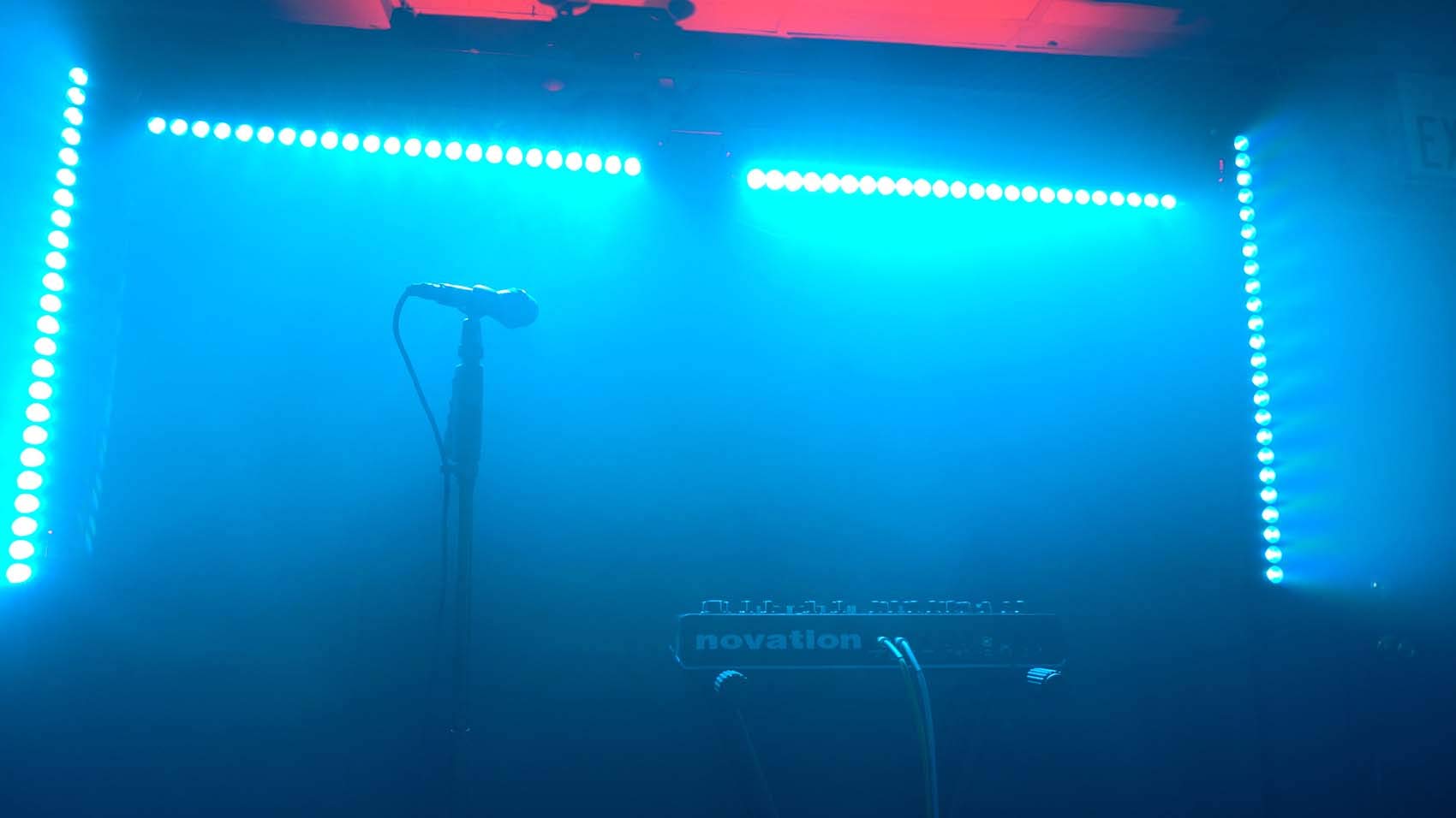 American DJ Fog Fury Jett DMX Vertical Fog Machine with Rechargeable LED Light Bar - Professional DJ Equipment for Stage Shows, Concerts, and Nightclubs