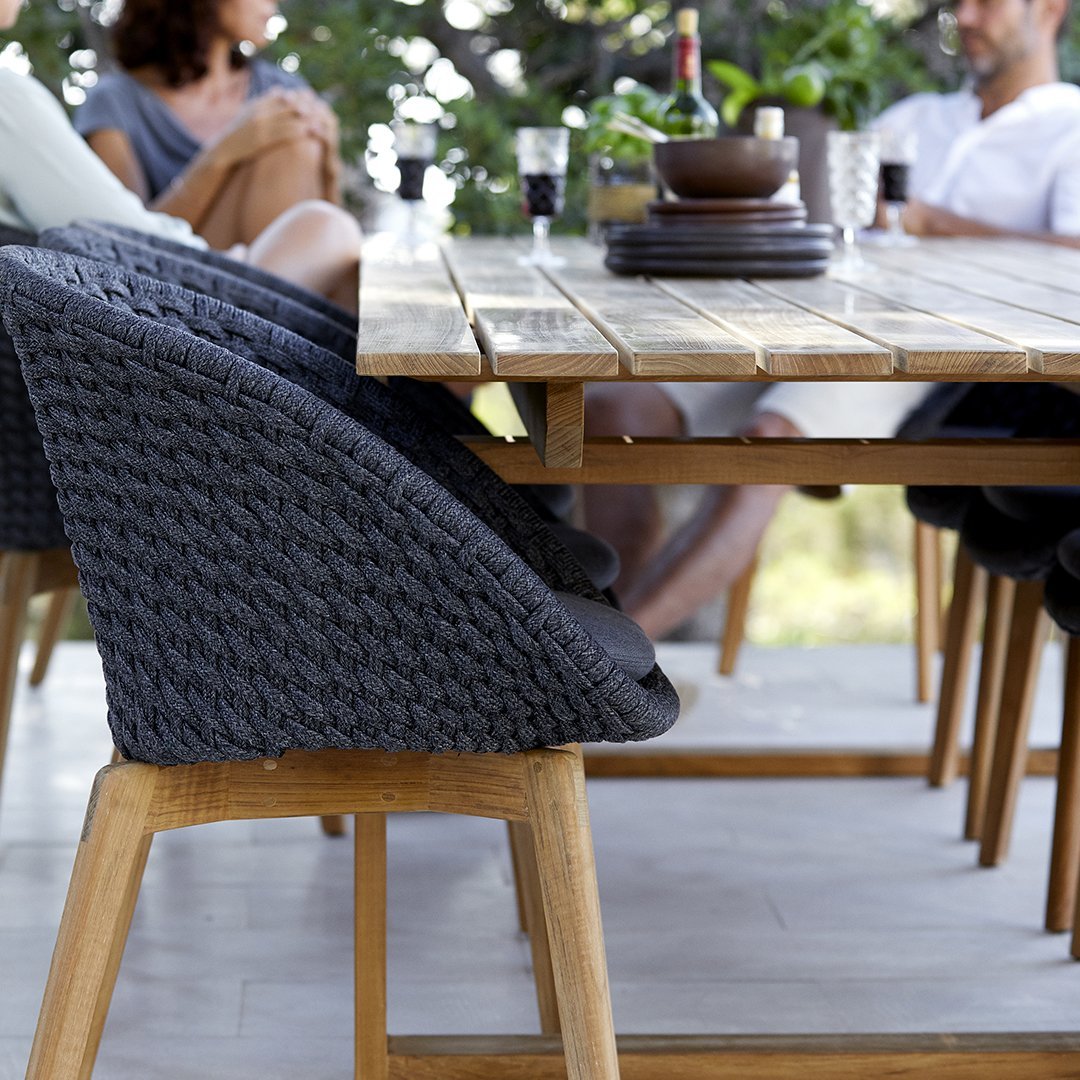 Endless Outdoor Dining Table - Durable Weatherproof Patio Table for Backyard, Garden & Poolside - Perfect for BBQs, Parties & Al Fresco Dining