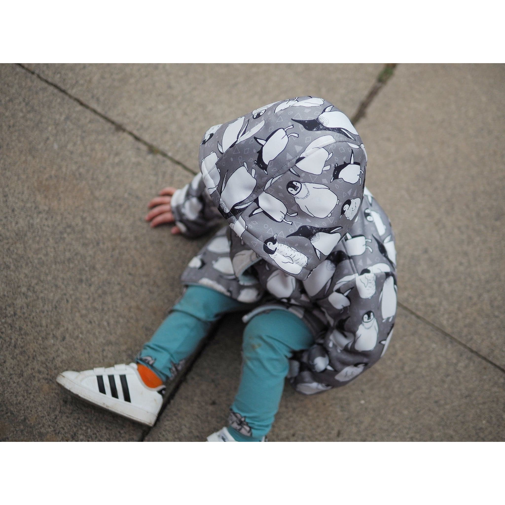 Waterproof Kids Jacket with Cute Penguin Design - Lightweight Raincoat for Boys & Girls - Perfect for Outdoor Play, Rainy Days & School Activities
